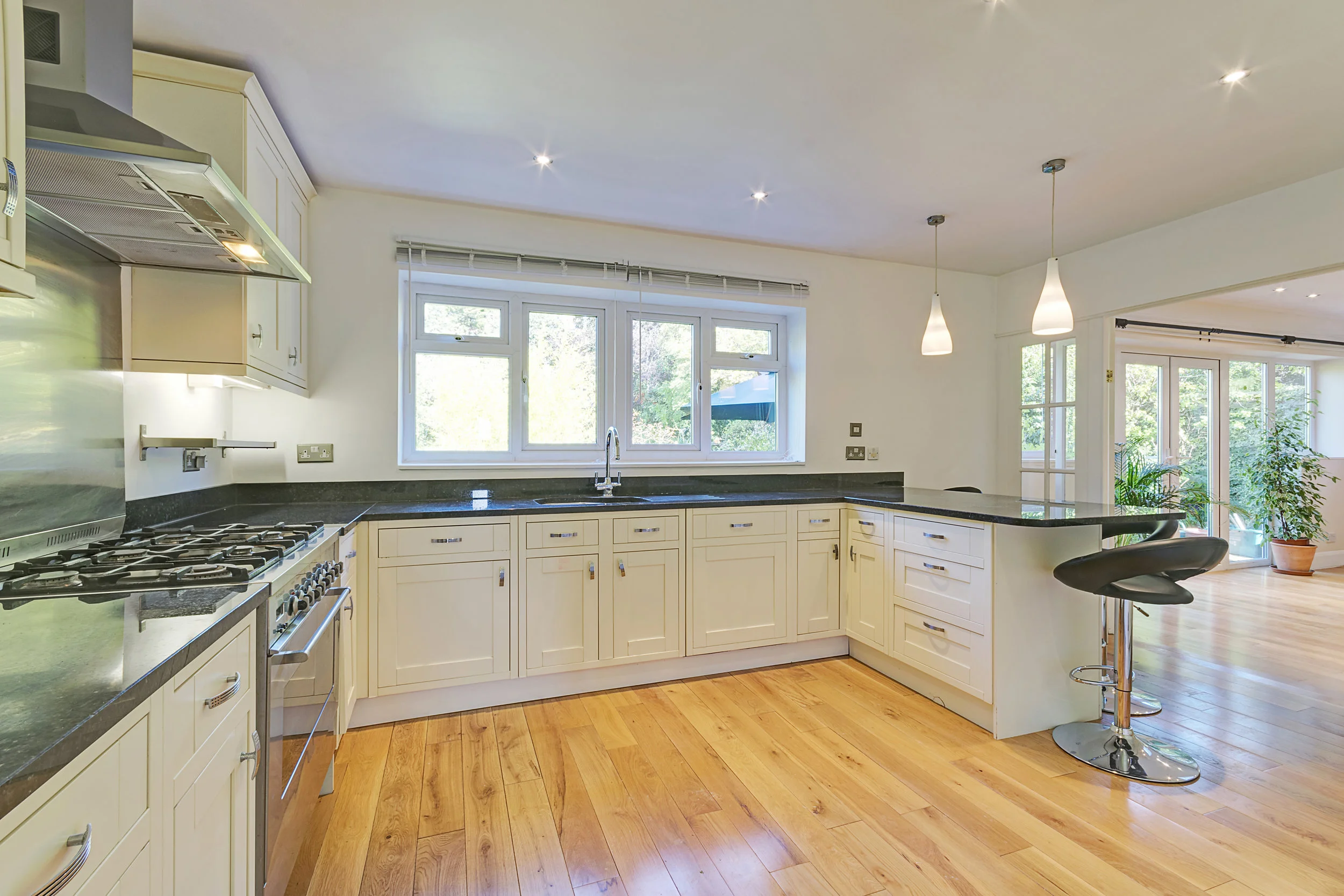 Kitchen1.jpg