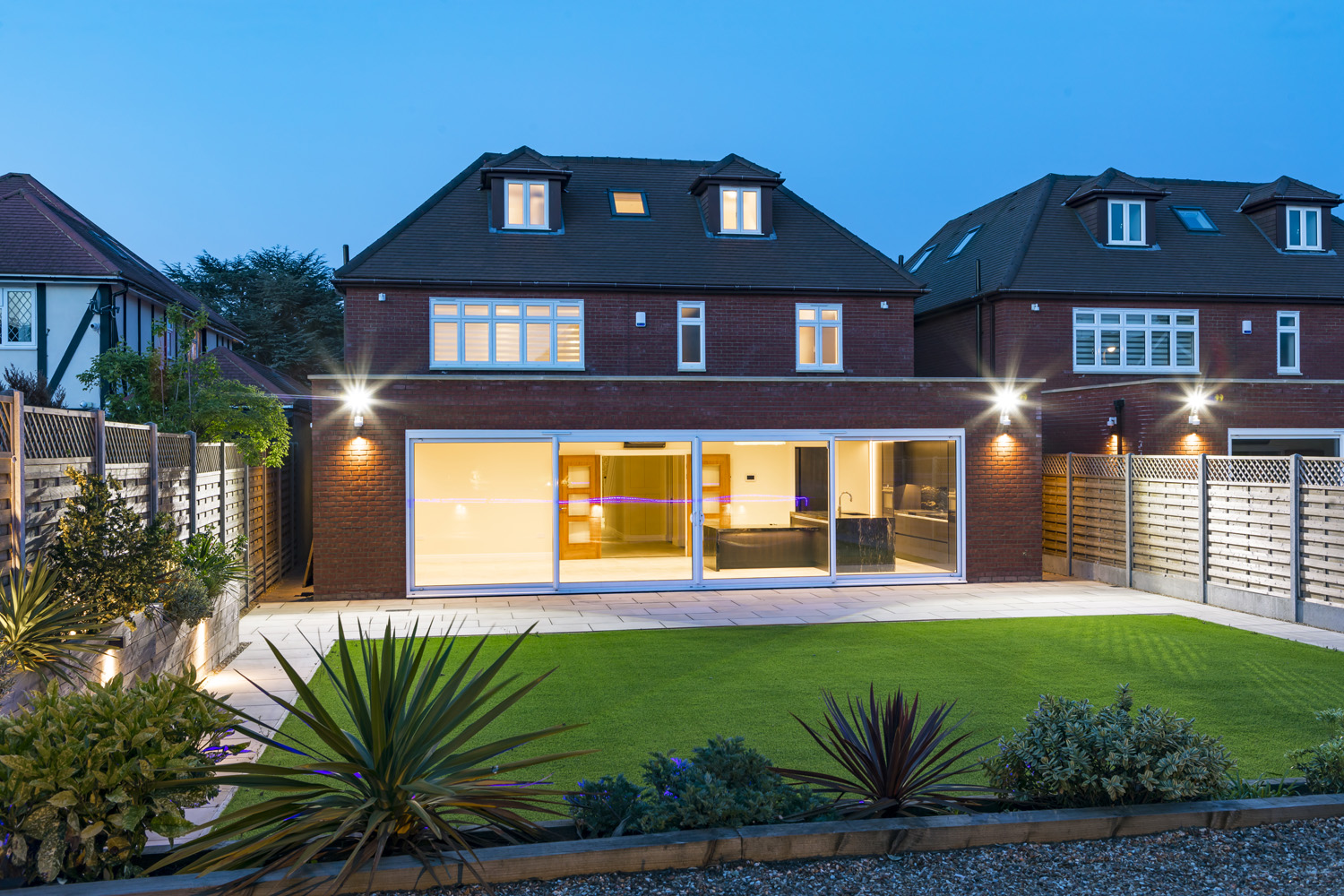 55A-BLAKES-AVENUE-NEW-MALDEN-KT3-6RF-DUSK-10.jpg