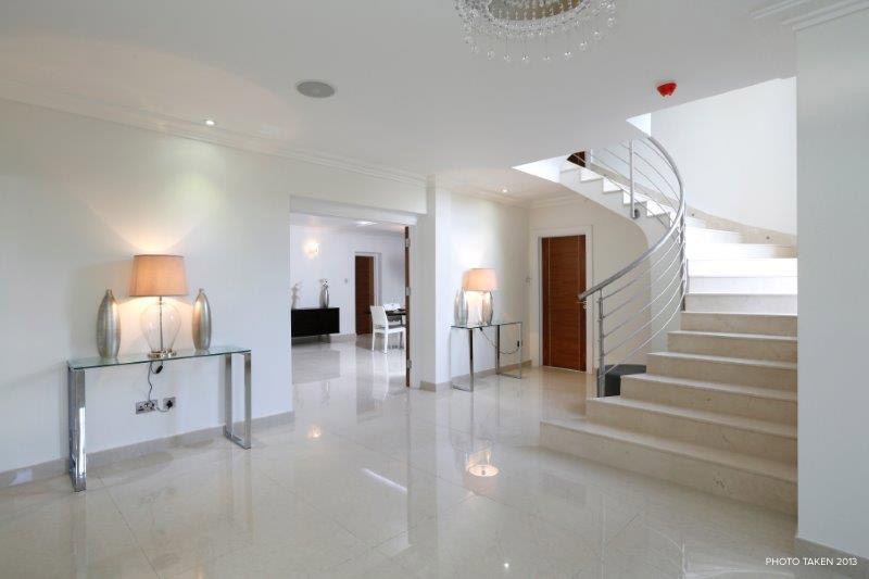Corscombe Close 2 - Hallway.jpg