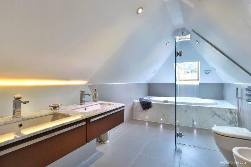 Corscombe Close 2 - Top Bath.jpg