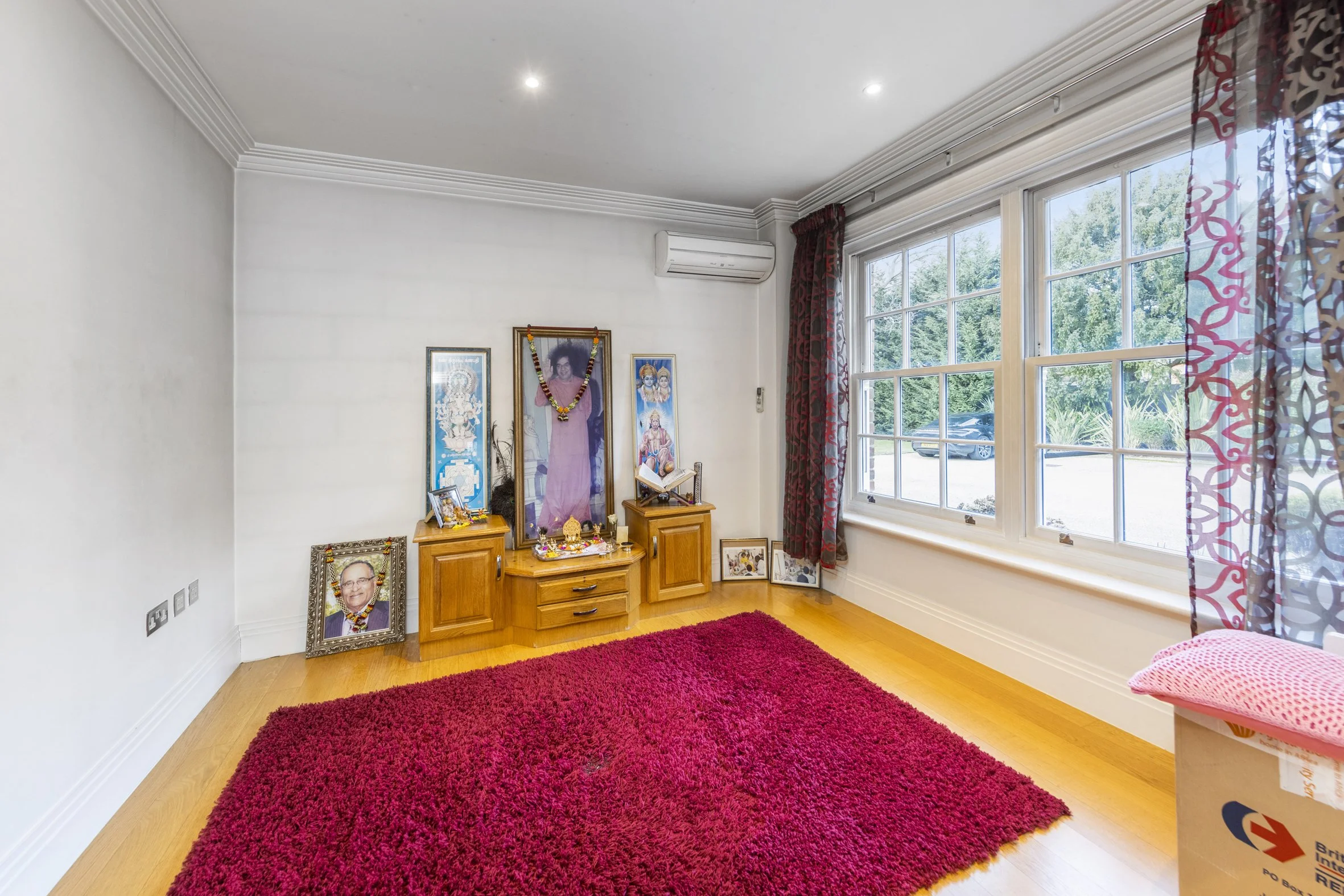 2-Eastcott-Close_2c-Kingston-Hill_2c-Surrey-KT2-7LD-8.jpg