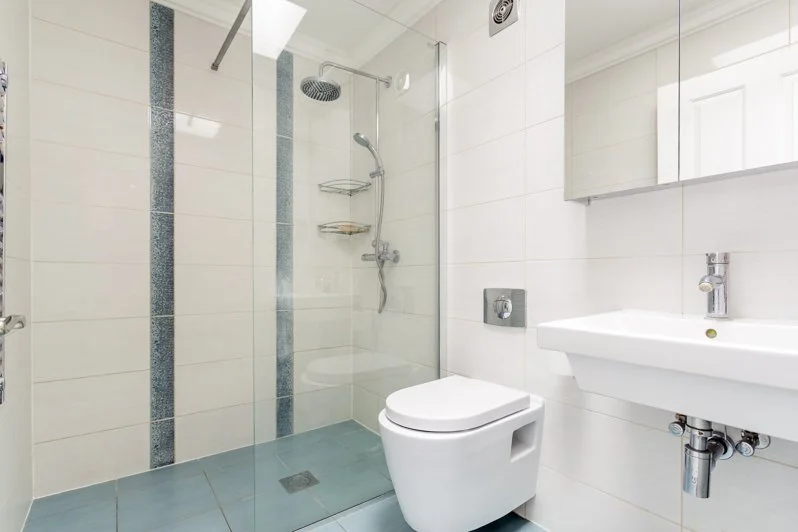 Astor Close 10 - bat-2.jpg