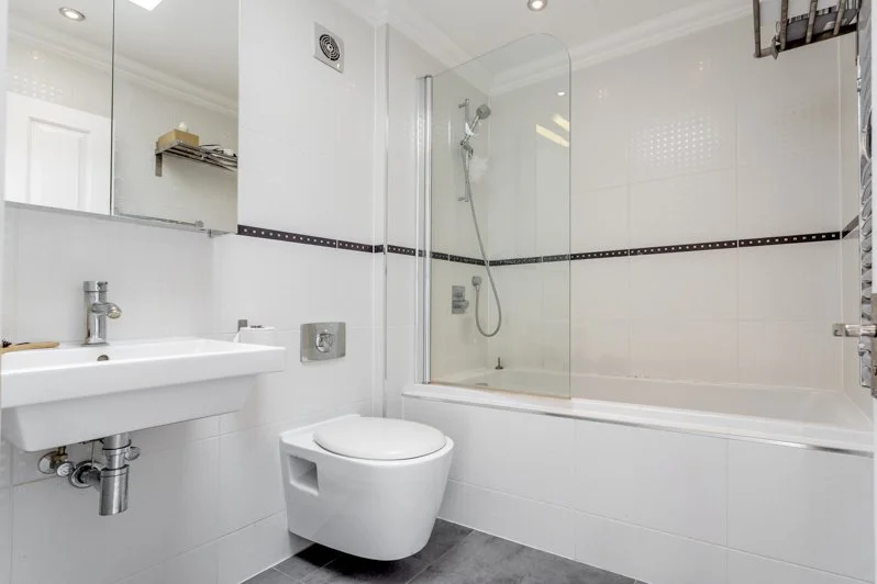 Astor Close 10 - bat.jpg