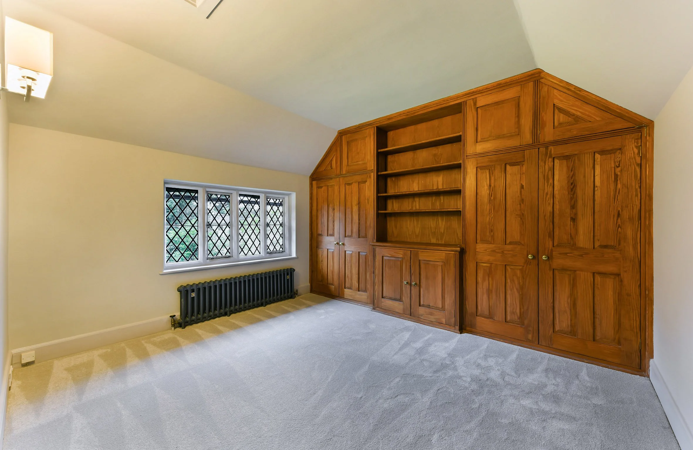TUDOR COTTAGE-1.jpg