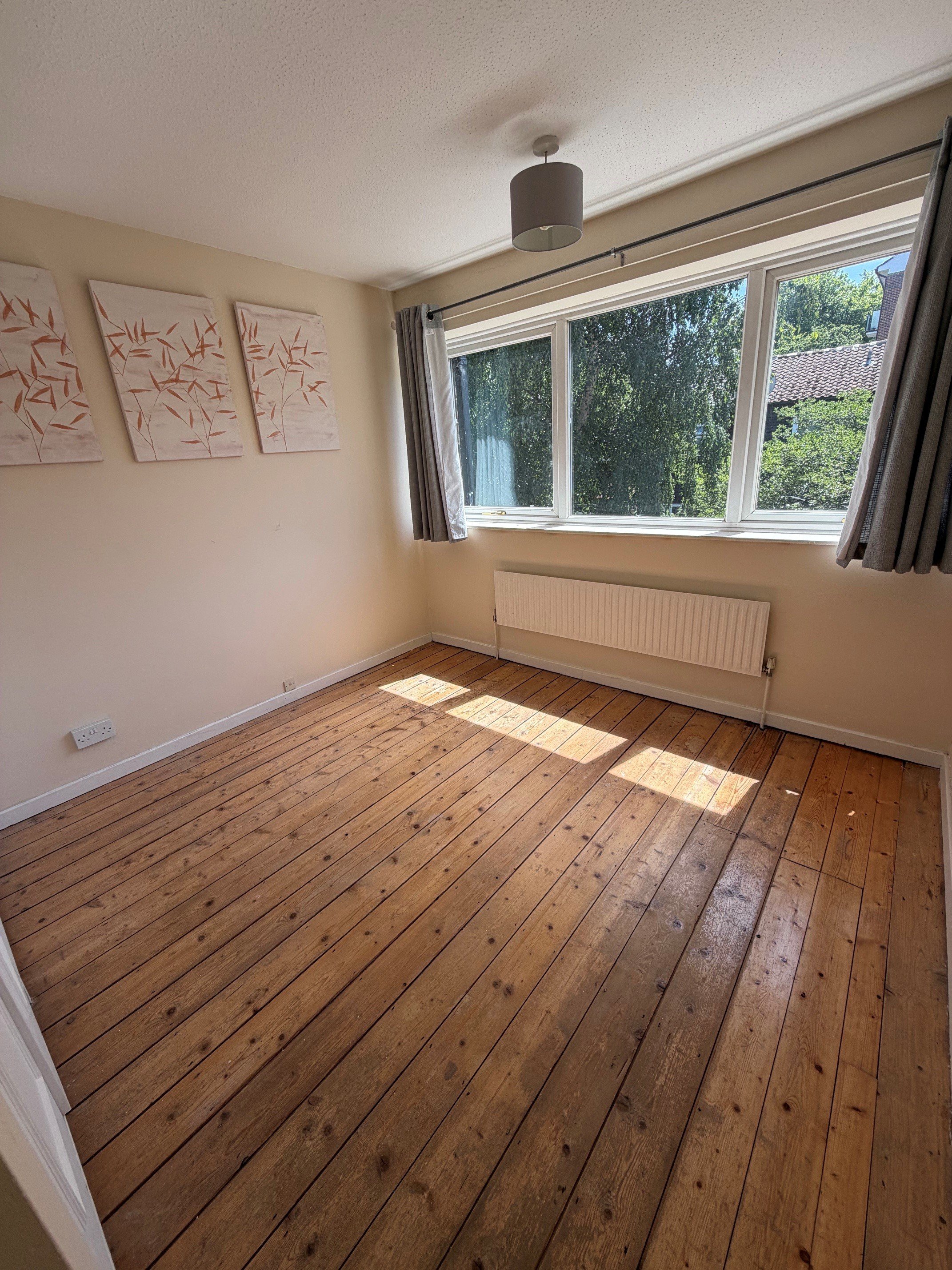 BEDROOM.jpg