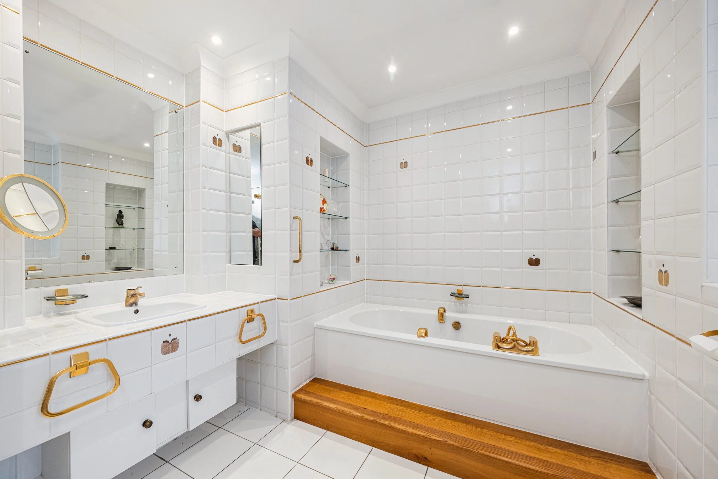 37 the Watergardens Warren Road KT2 7LF1.jpg