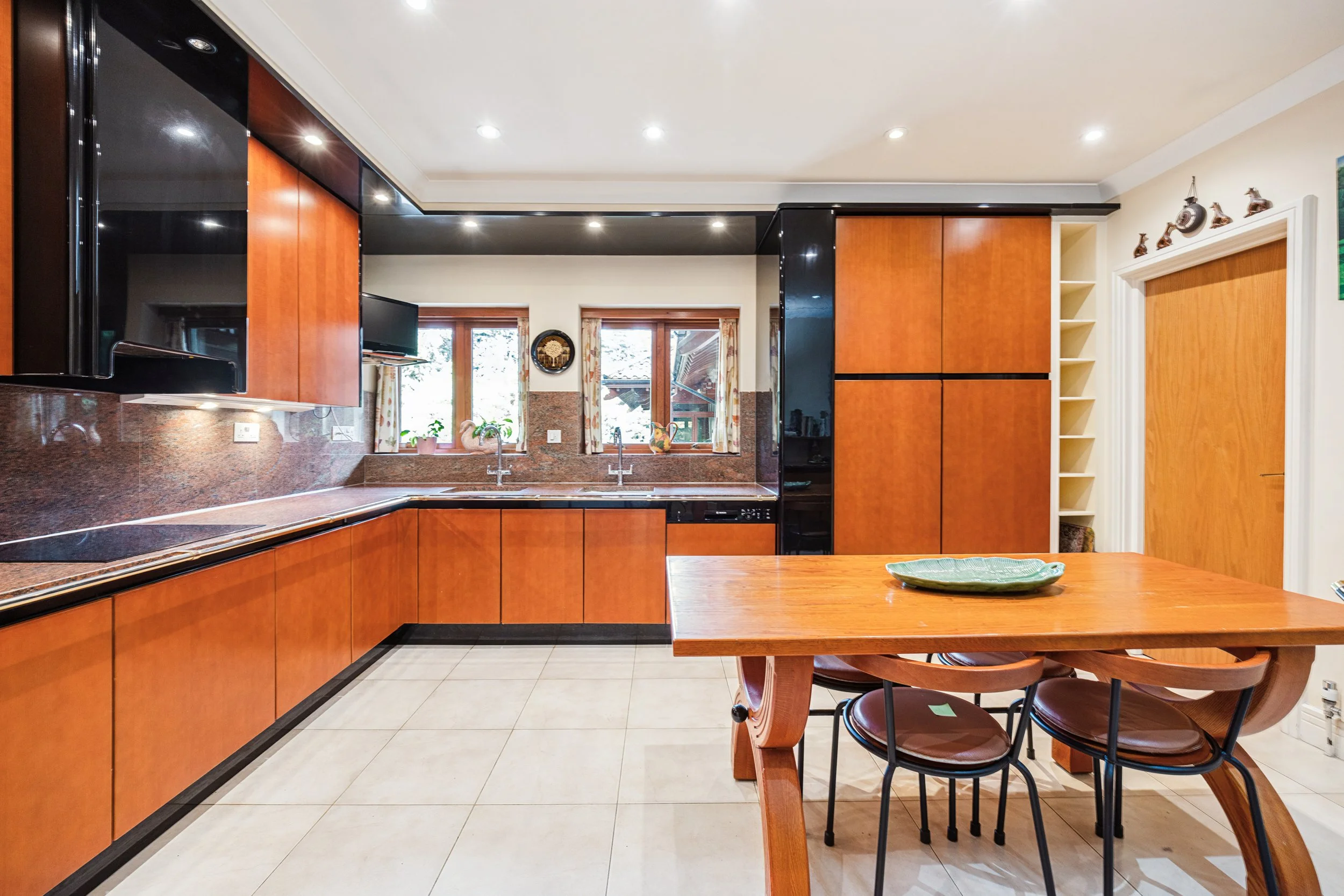 37 the Watergardens Warren Road KT2 7LF15.jpg