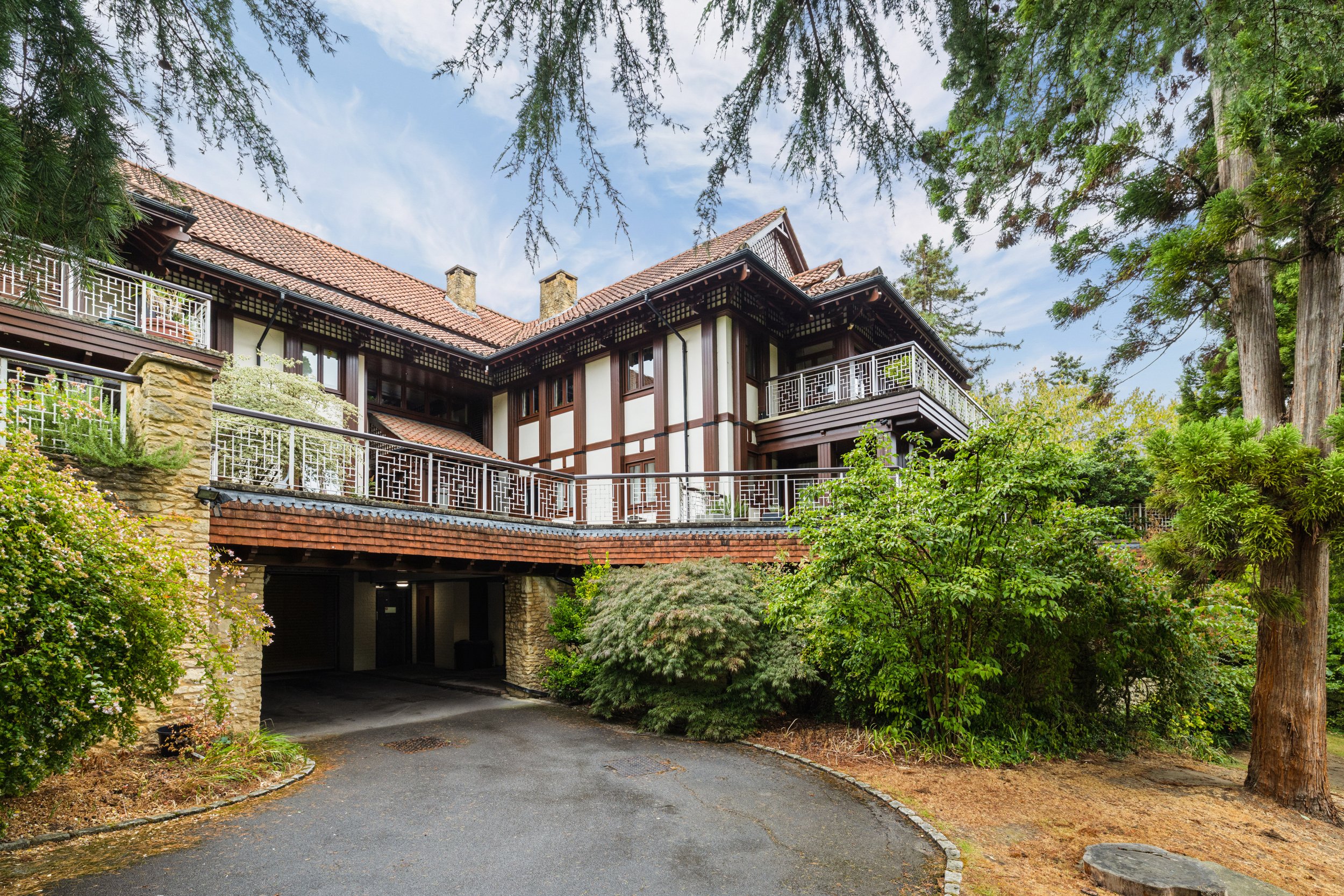 37 the Watergardens Warren Road KT2 7LF61.jpg