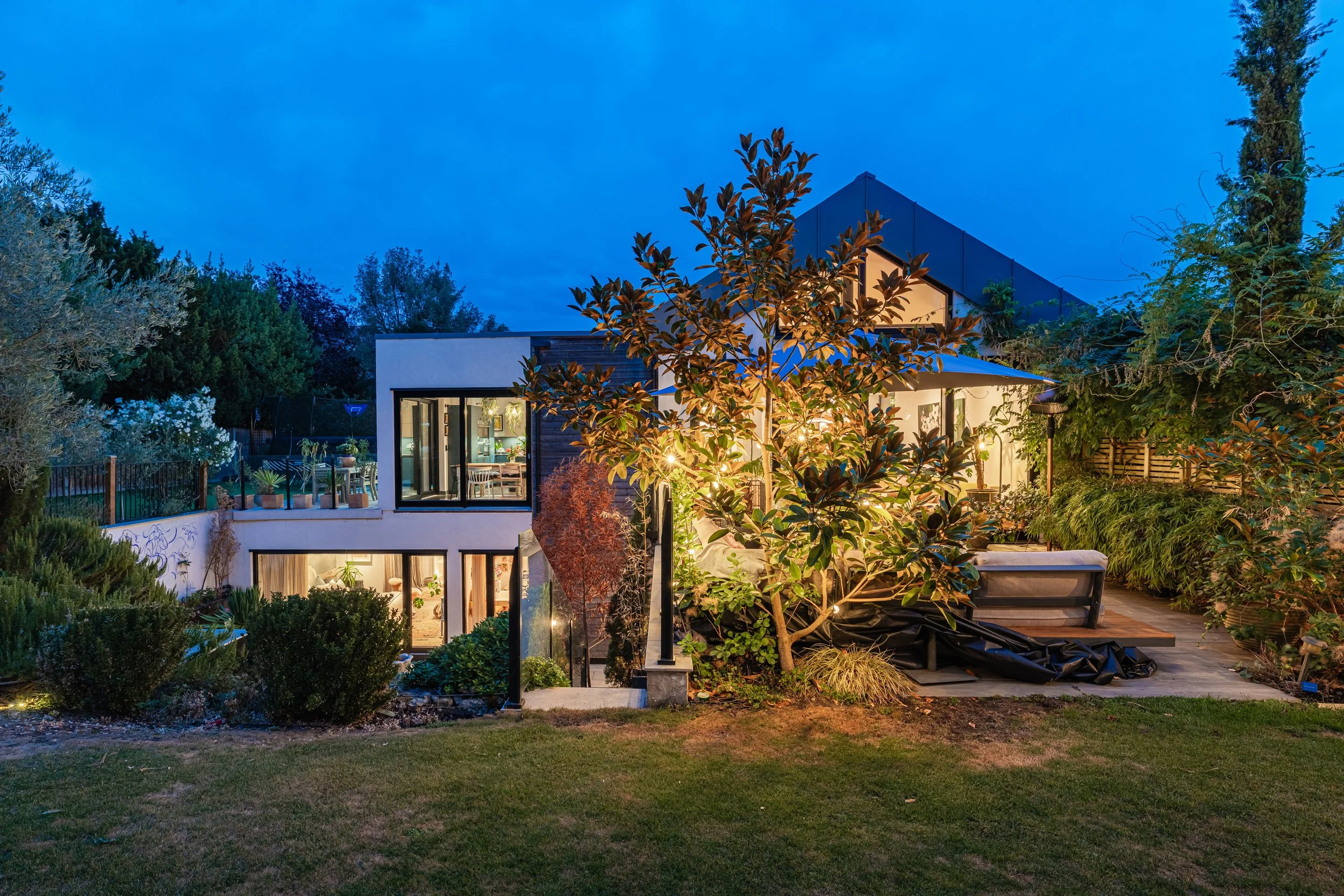 3a-Coombe-Lane-West,-KT2-7EW-DUSK-2-HDR.jpg