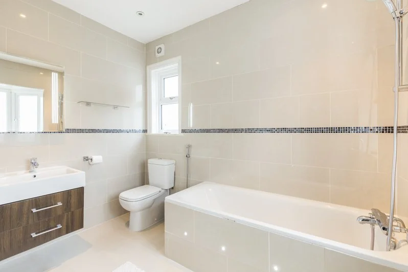 Coombe Gardens 22 - bat.jpg