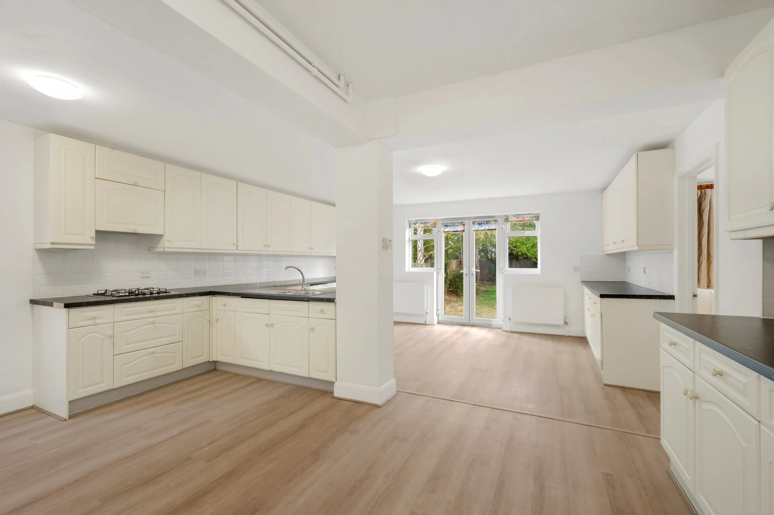 25 BEVERLEY AVENUE-7.jpg