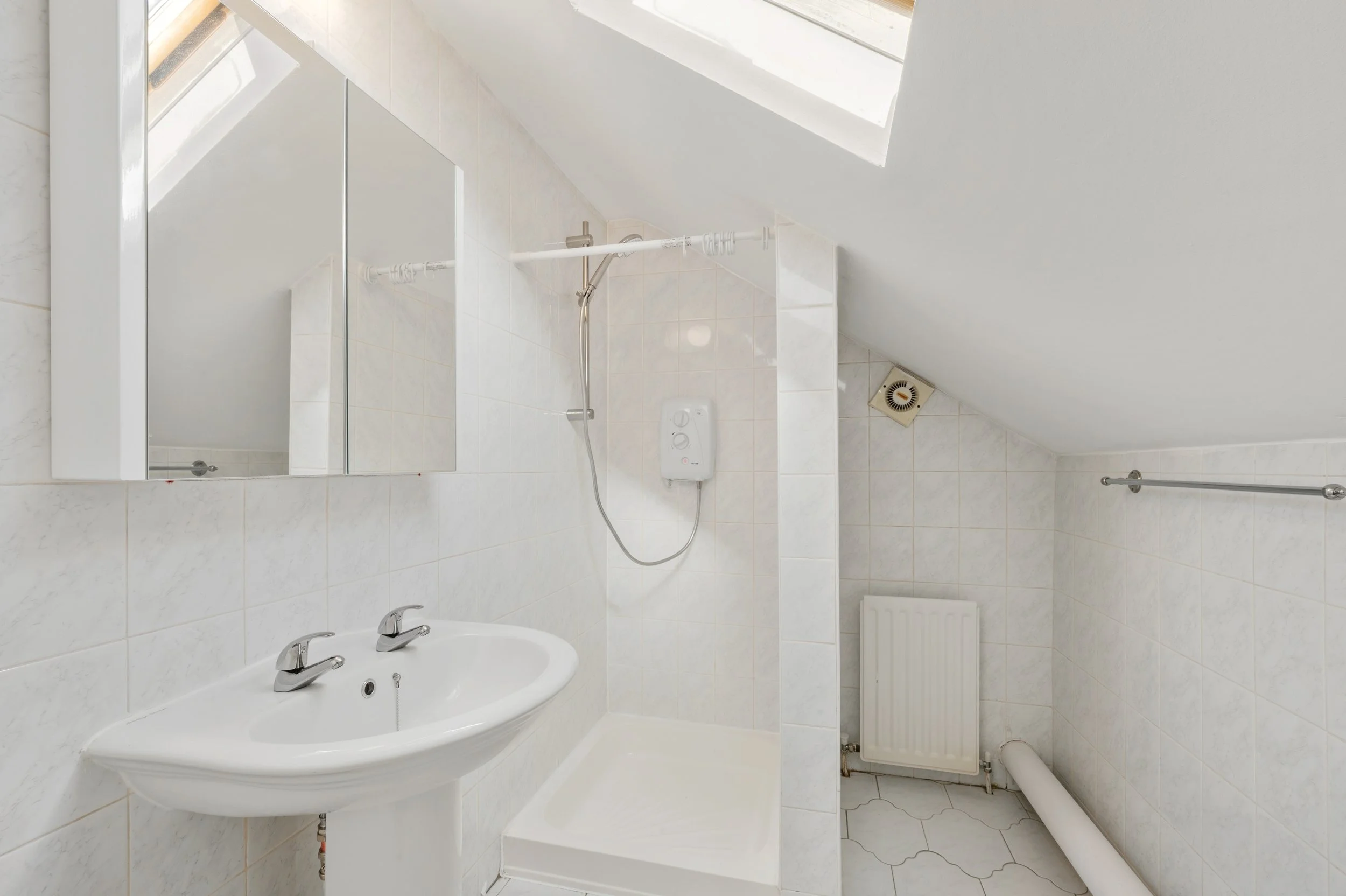 25 BEVERLEY AVENUE-18.jpg