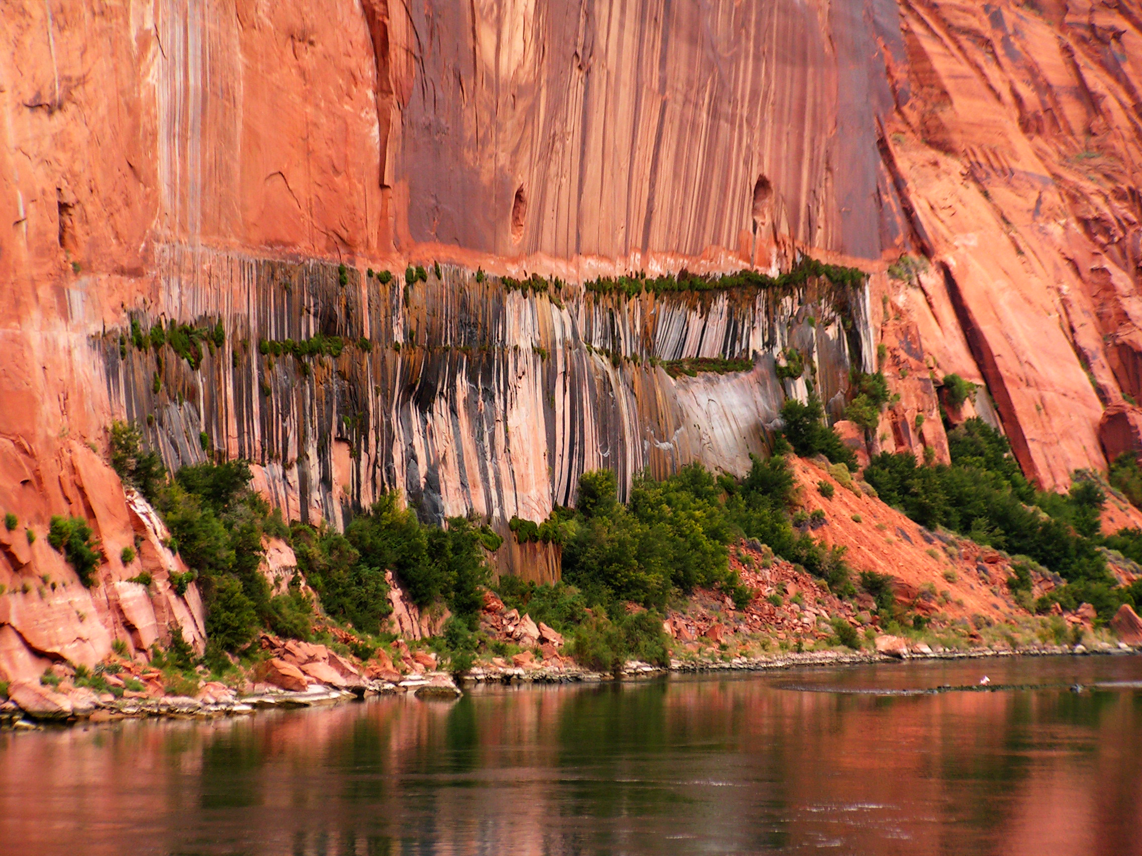 Glen Canyon Dam, Hanging Gardens. Photo by Rich Rudow