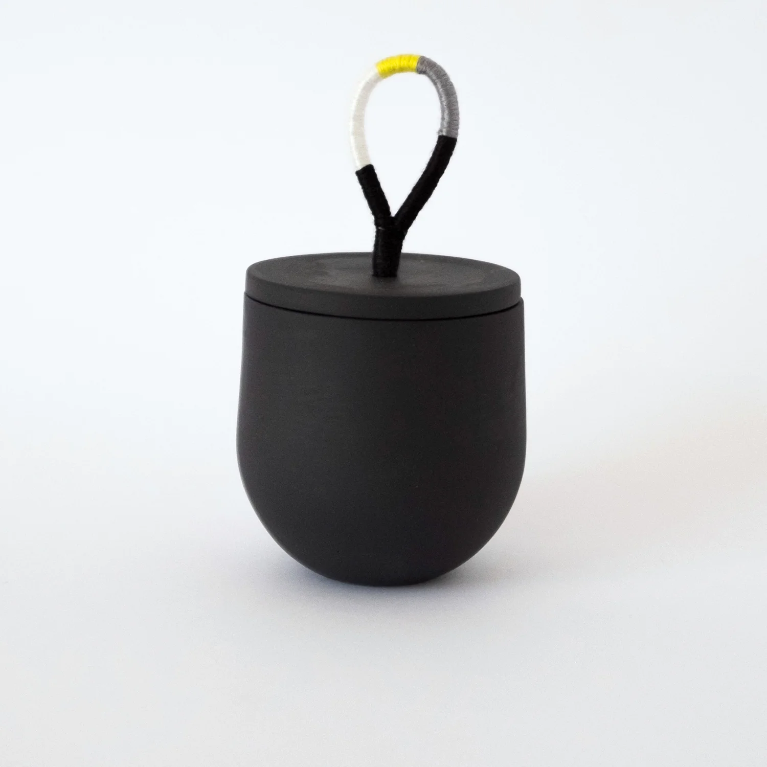 jar-black-black.jpg