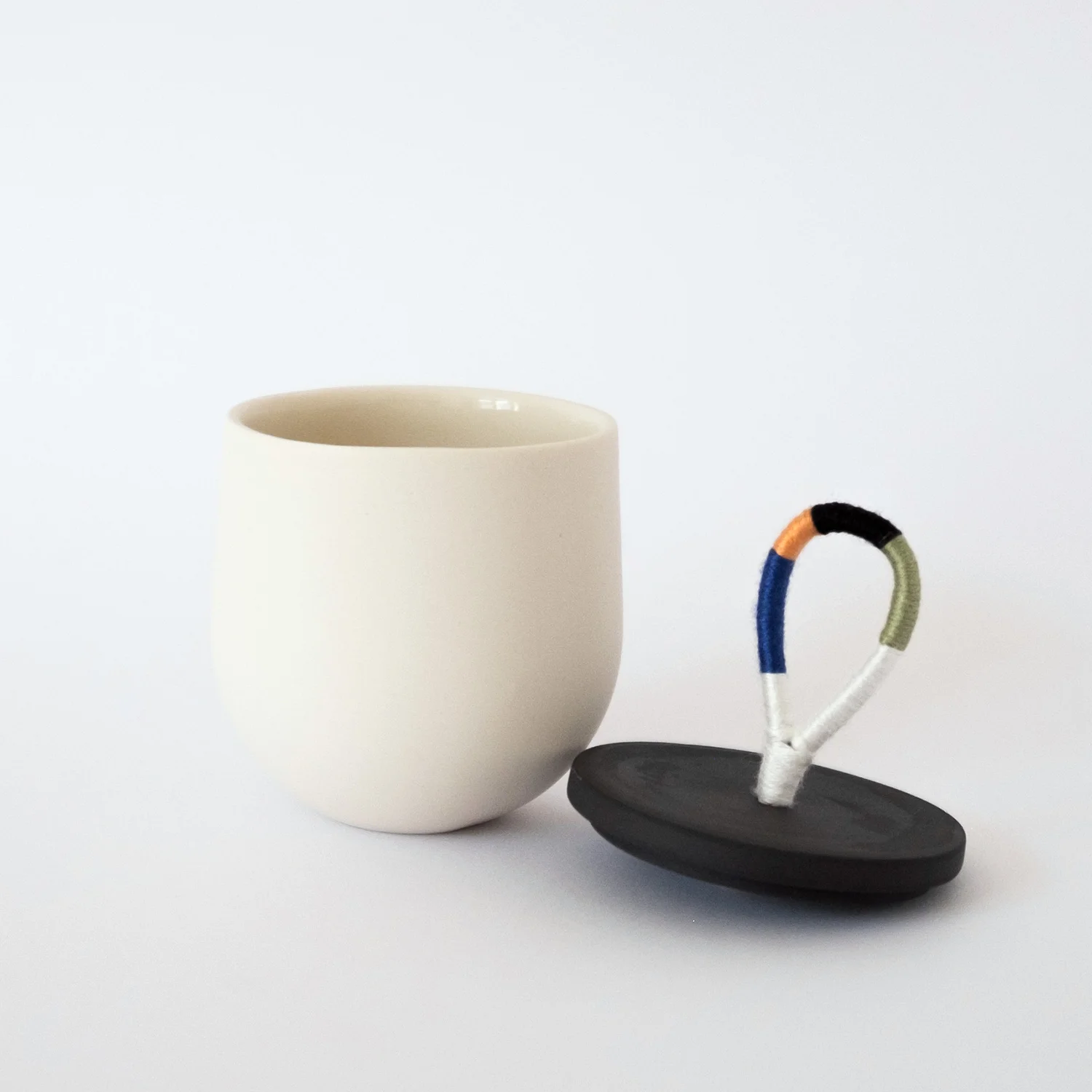jar-white-black-open.jpg