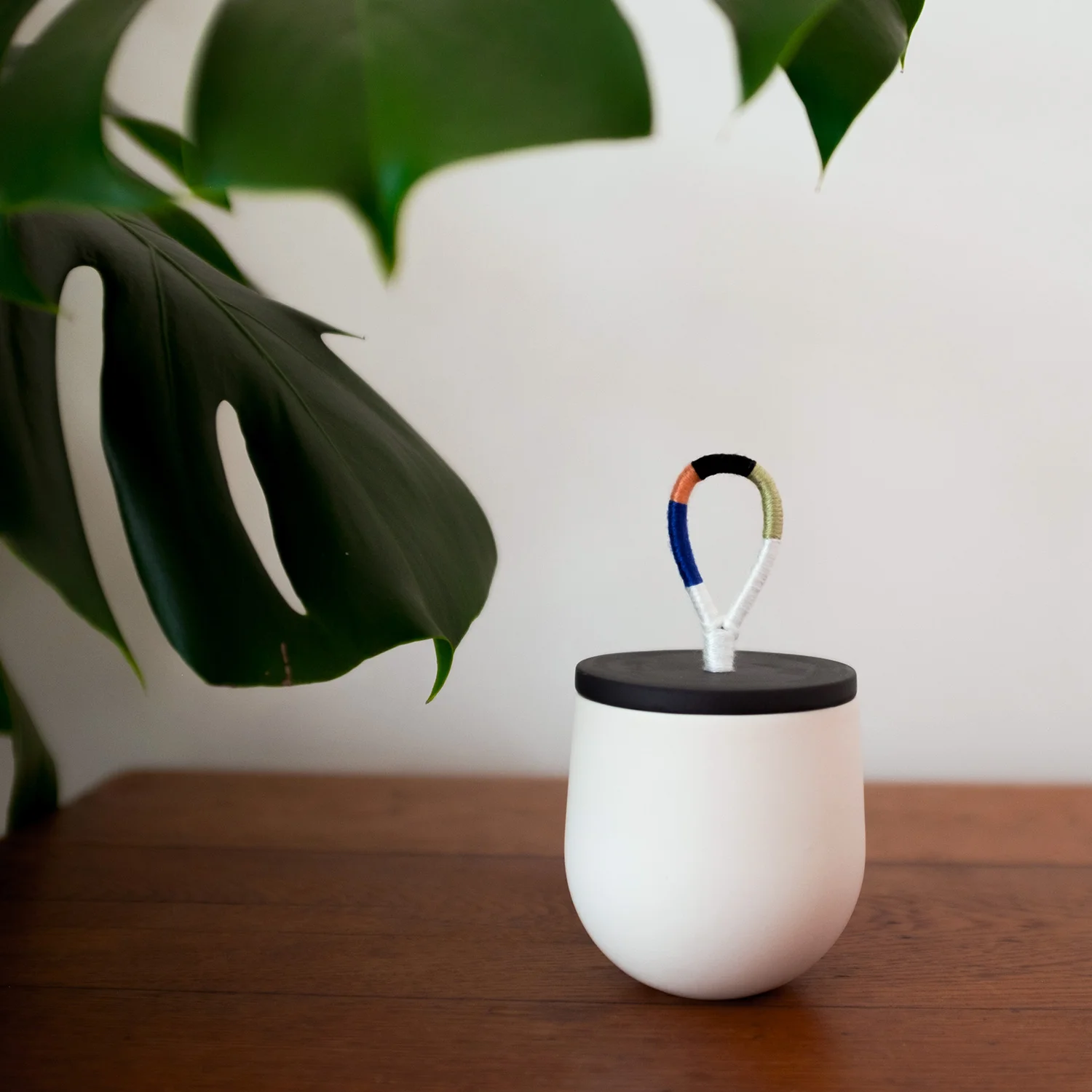 jar-white-black-lifestyle.jpg