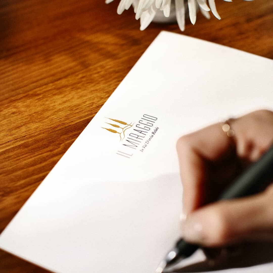 &iquest;Est&aacute;n listos para escribir sus metas para el 2021? 🚀🌞 En lo que van por su pluma y papel les dejo esta hoja membretada que dise&ntilde;e para la identidad de marca de Il Miraggio.
-------
Are you ready to write your goals for 2021? ?