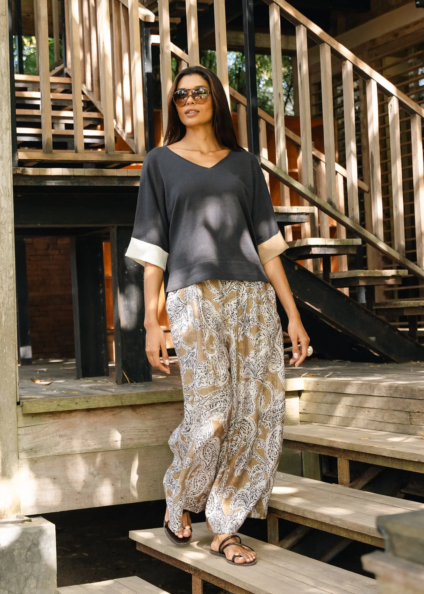 LC8861 GRAPHITE Contrast Cuff Top