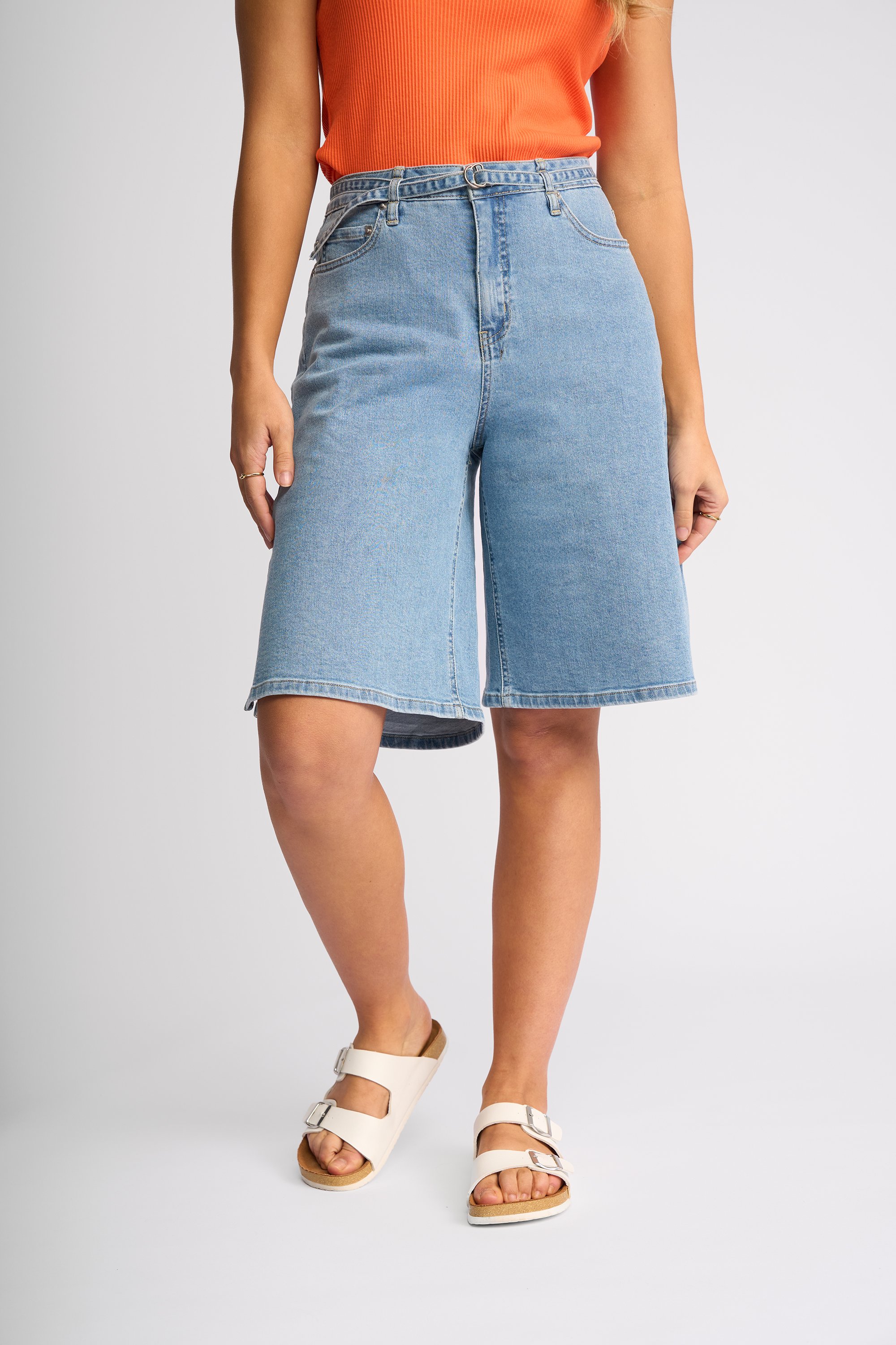 knewe-k8018-zuri-short-light-wash-denim-(5).jpg