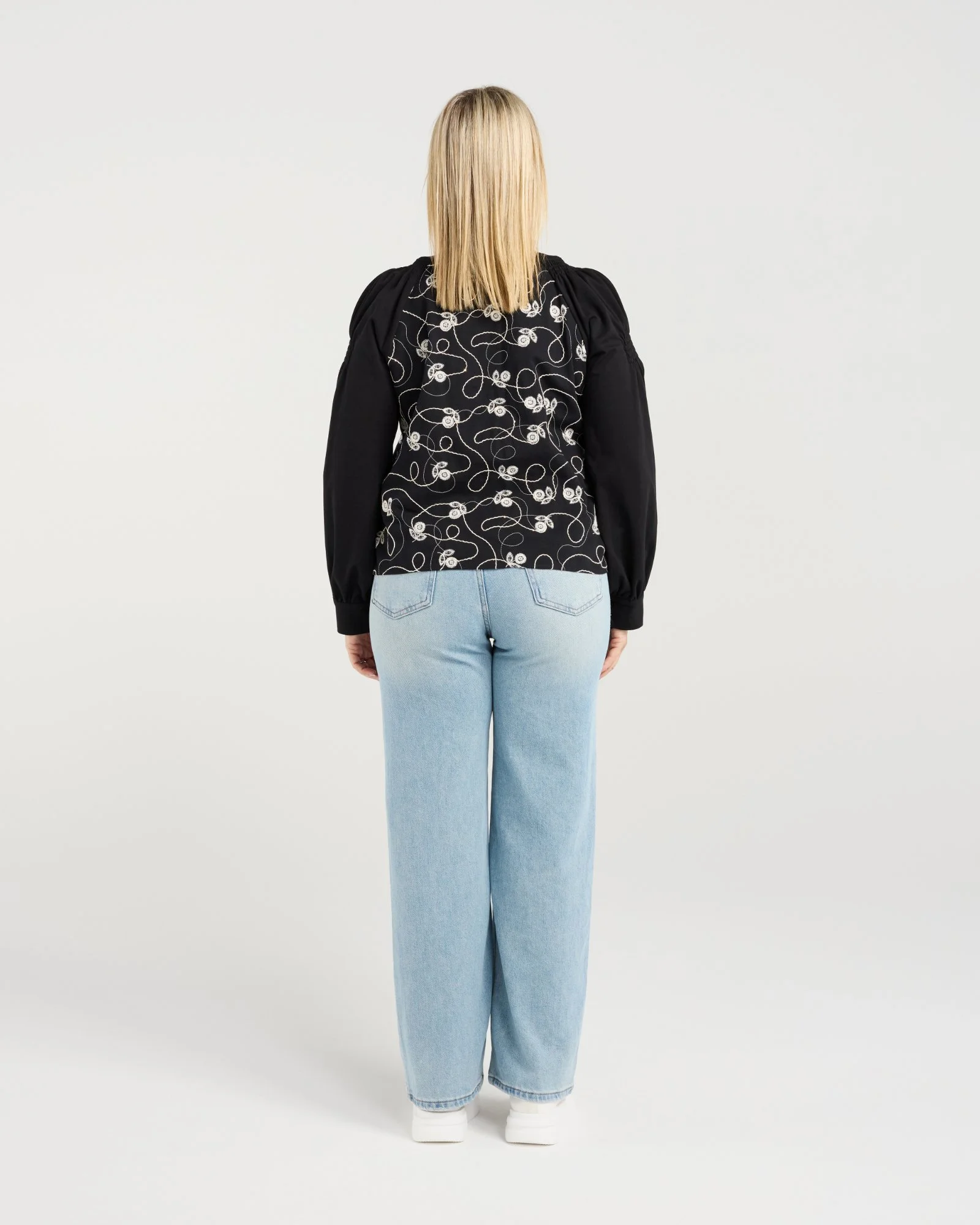 Z4007-1 Alina Top  Flower Thread (1).jpg