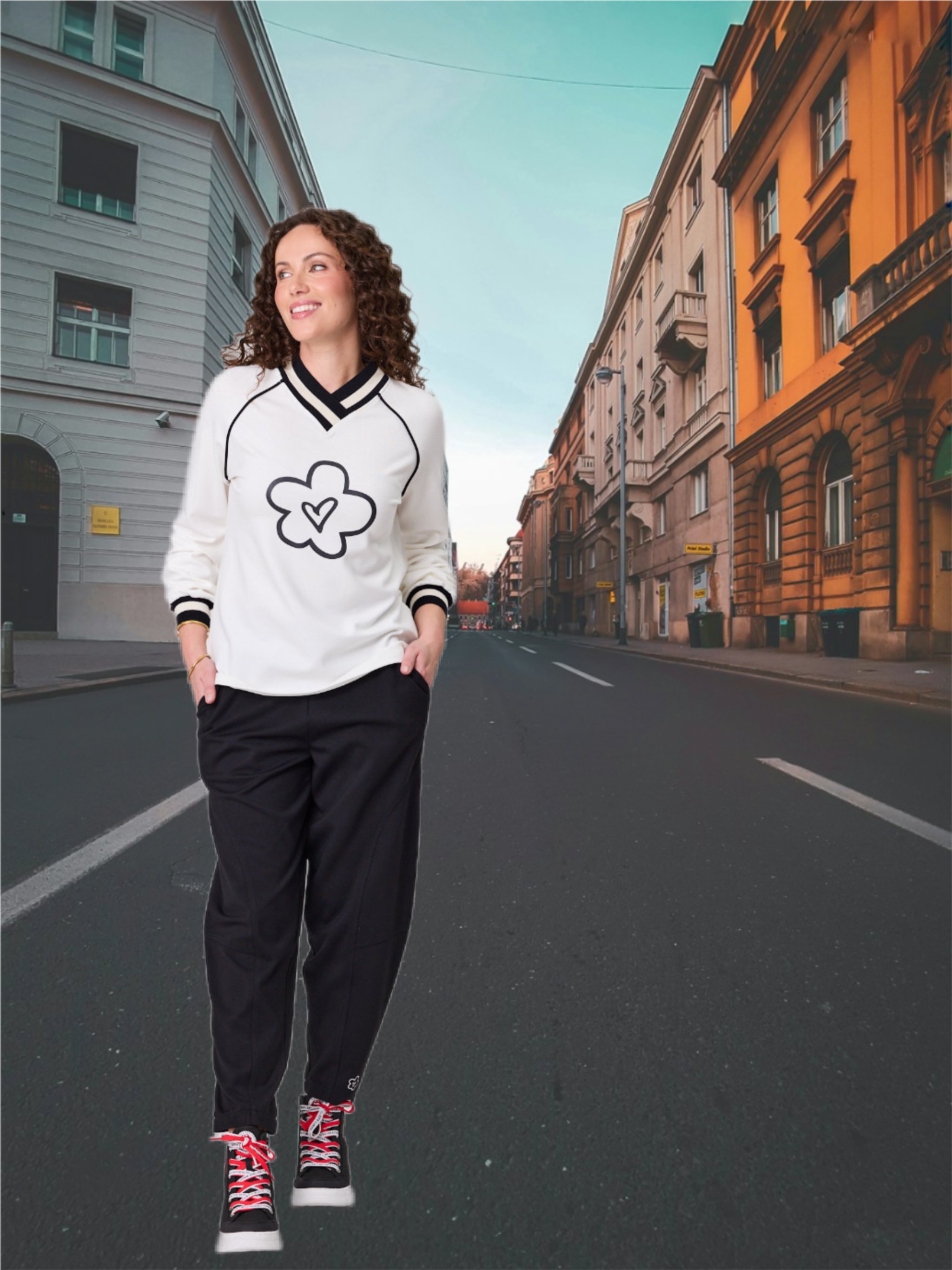 Classified Daisy V Neck Sweat