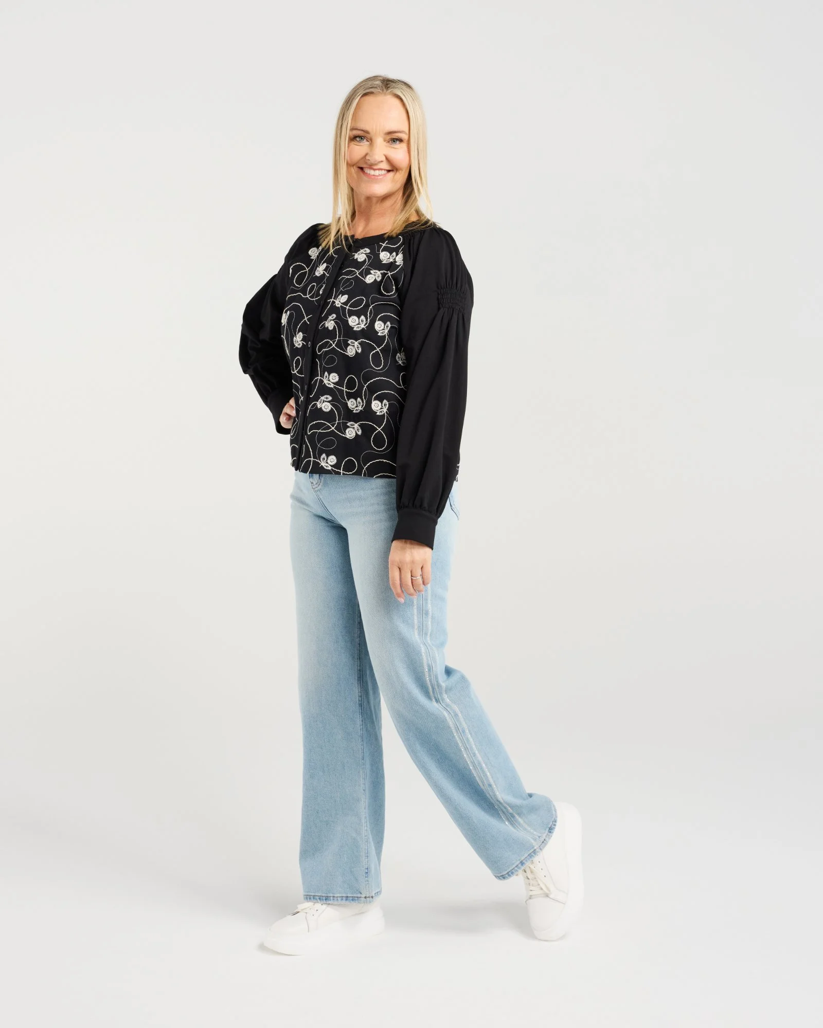 Z4007-1 Alina Top  Flower Thread (2).jpg