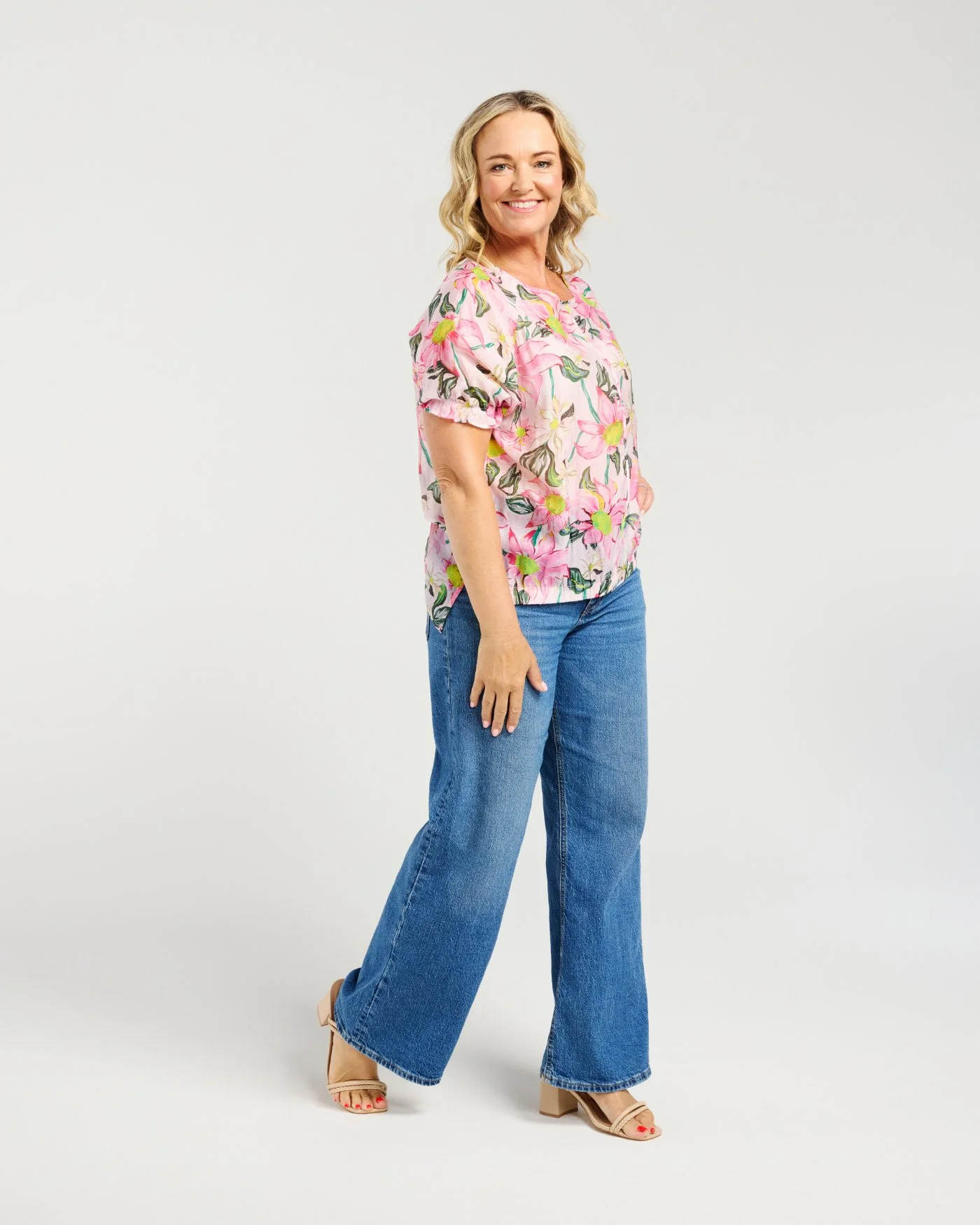 Z5019-1 Ella Top Gentle Garden (5).jpg