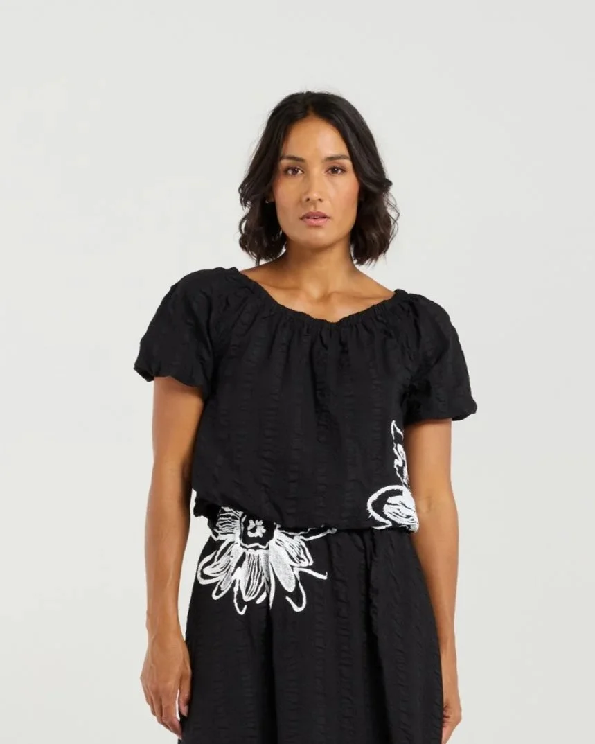 Et Alia Daisy Crop