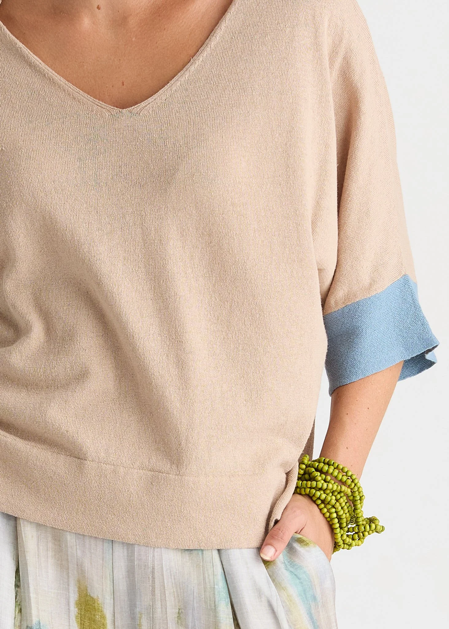 LC8861 Contrast Cuff Top