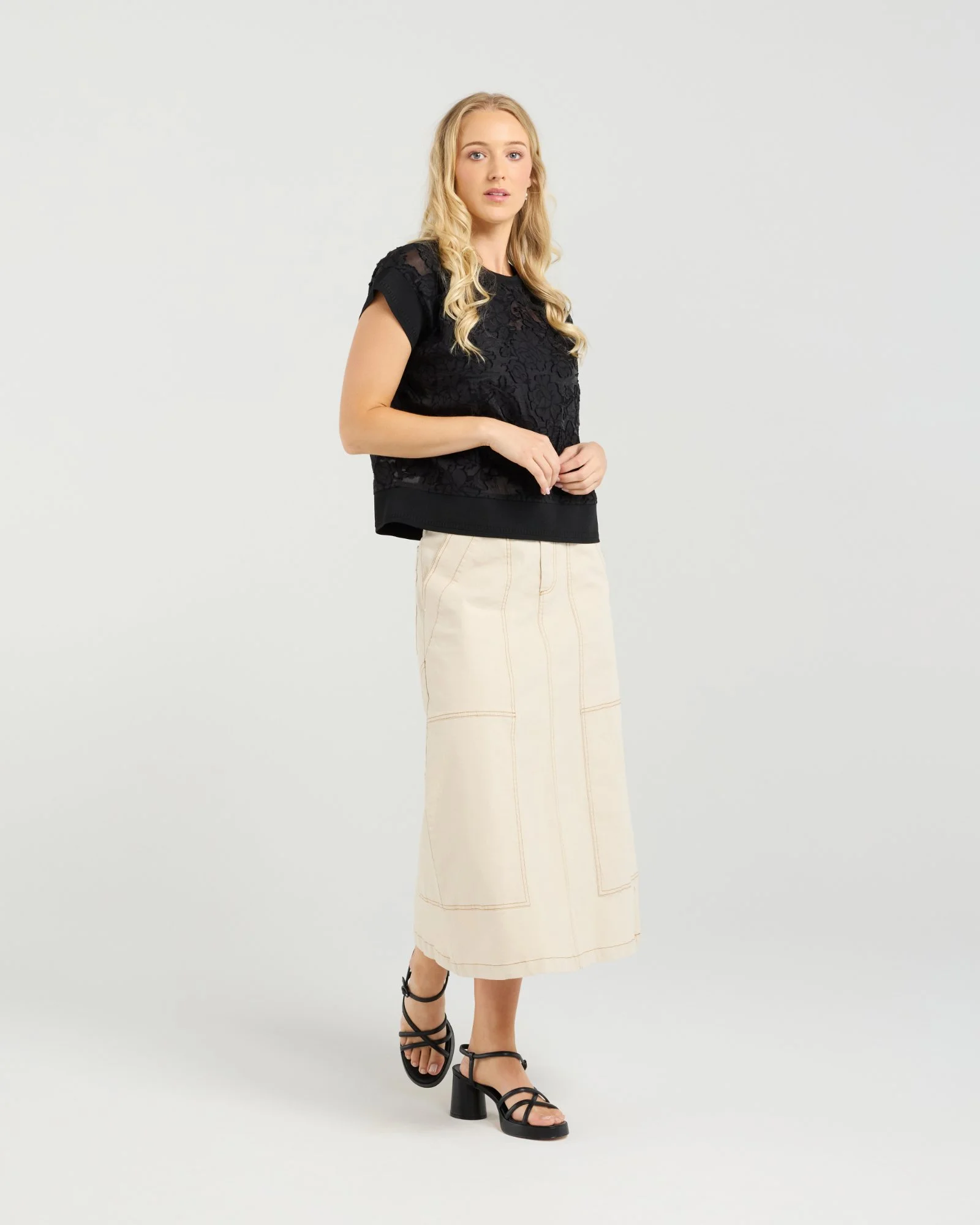 EA9006B Sierra Top Shadowed Florals (3).jpg