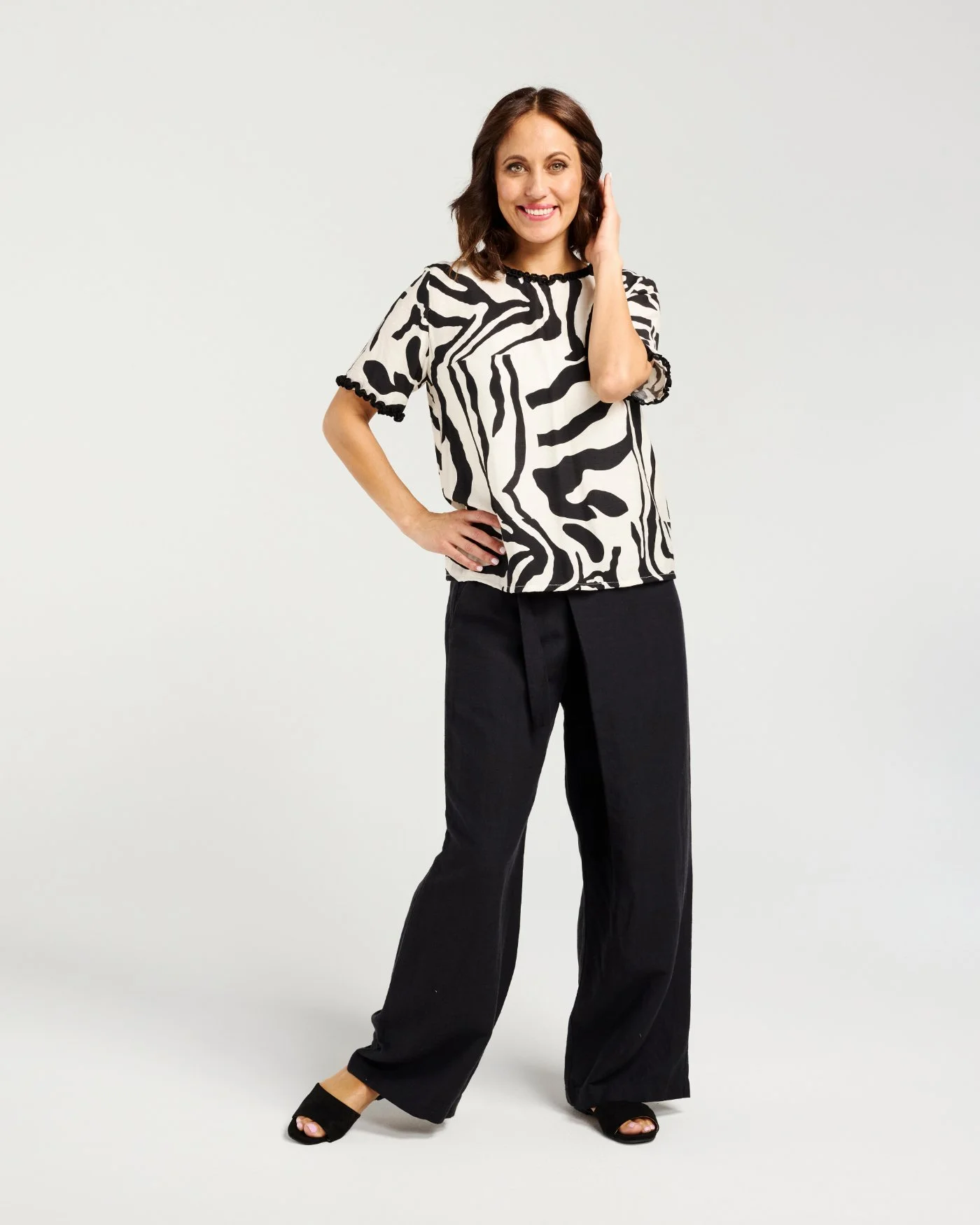 Z5026-1 Iris Top Black Ripple (6).jpg