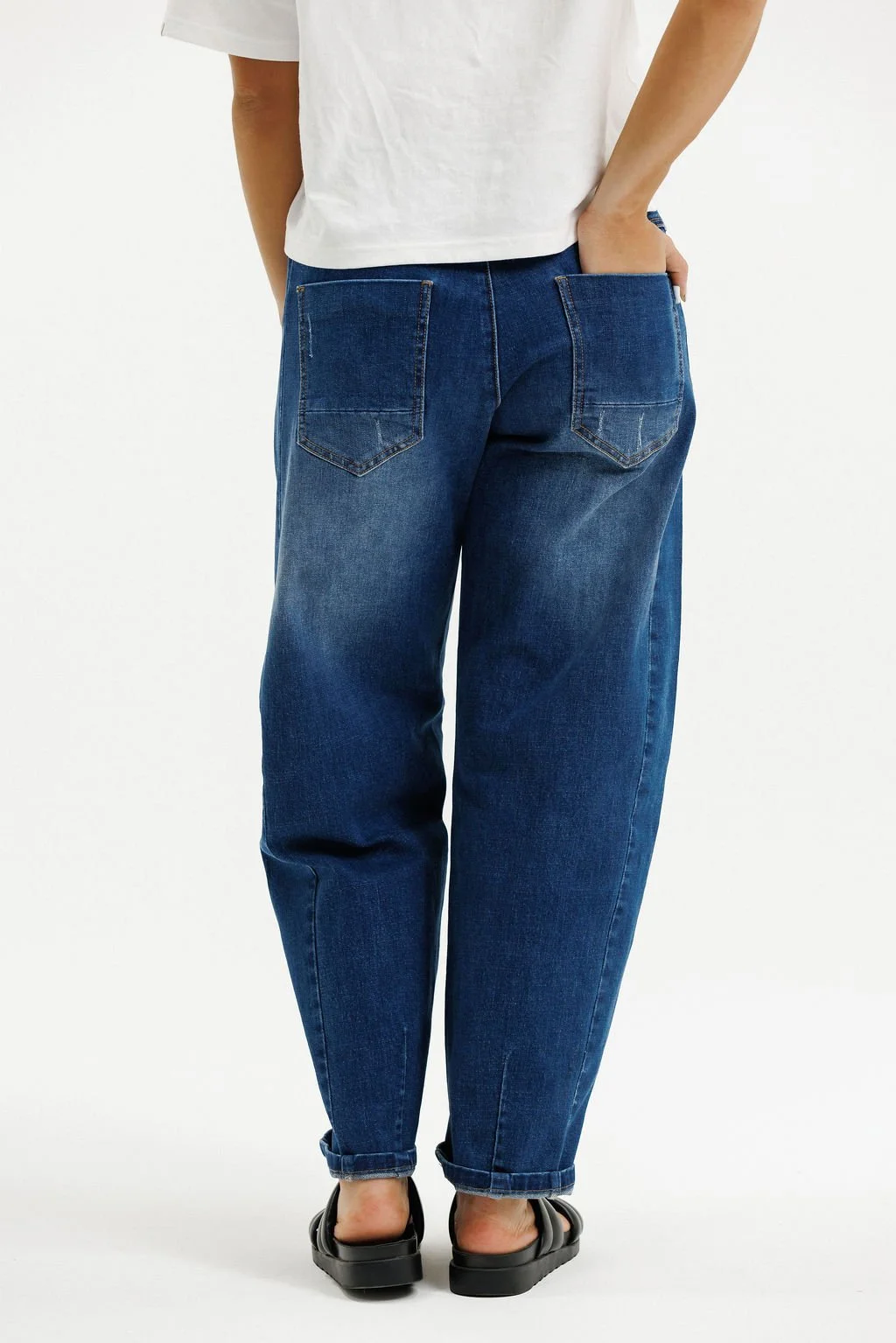 Barrel Jeans - Blue Wash (6).jpg