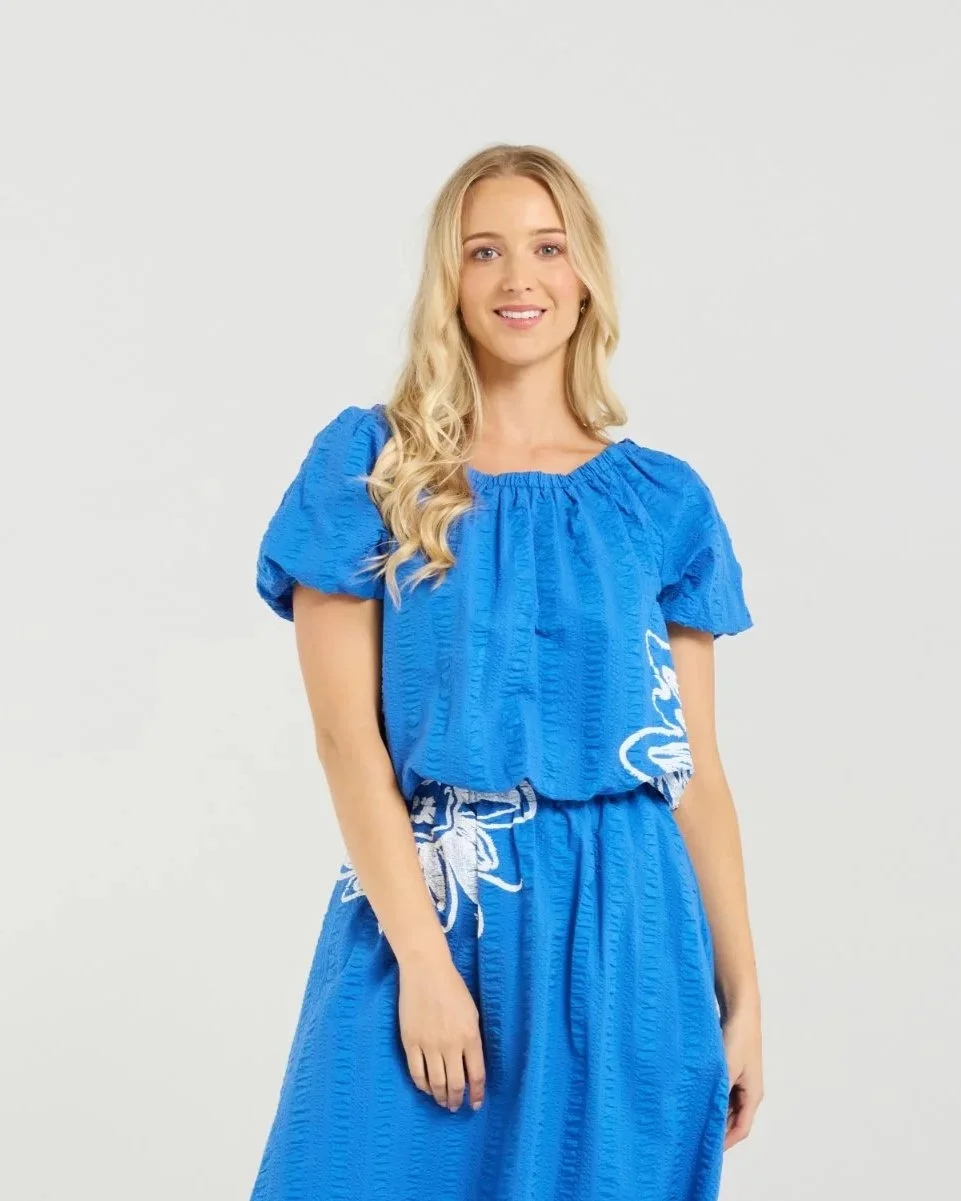 Et Alia Daisy Crop
