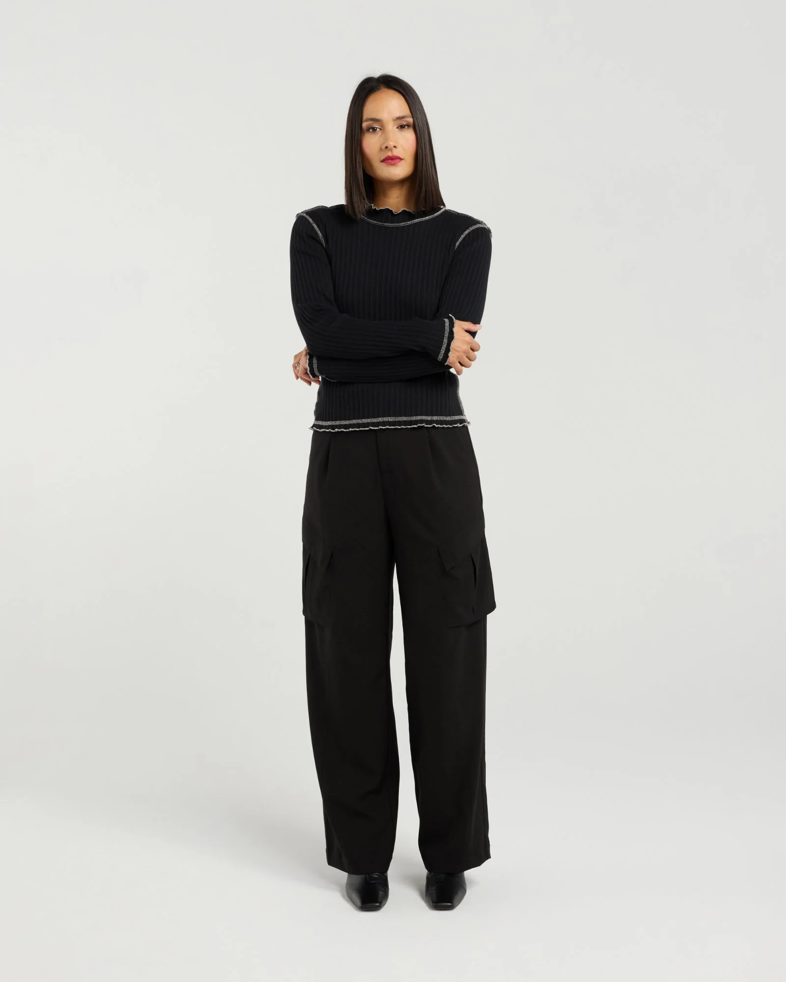 EA1013B Isla Top Black (3).jpg