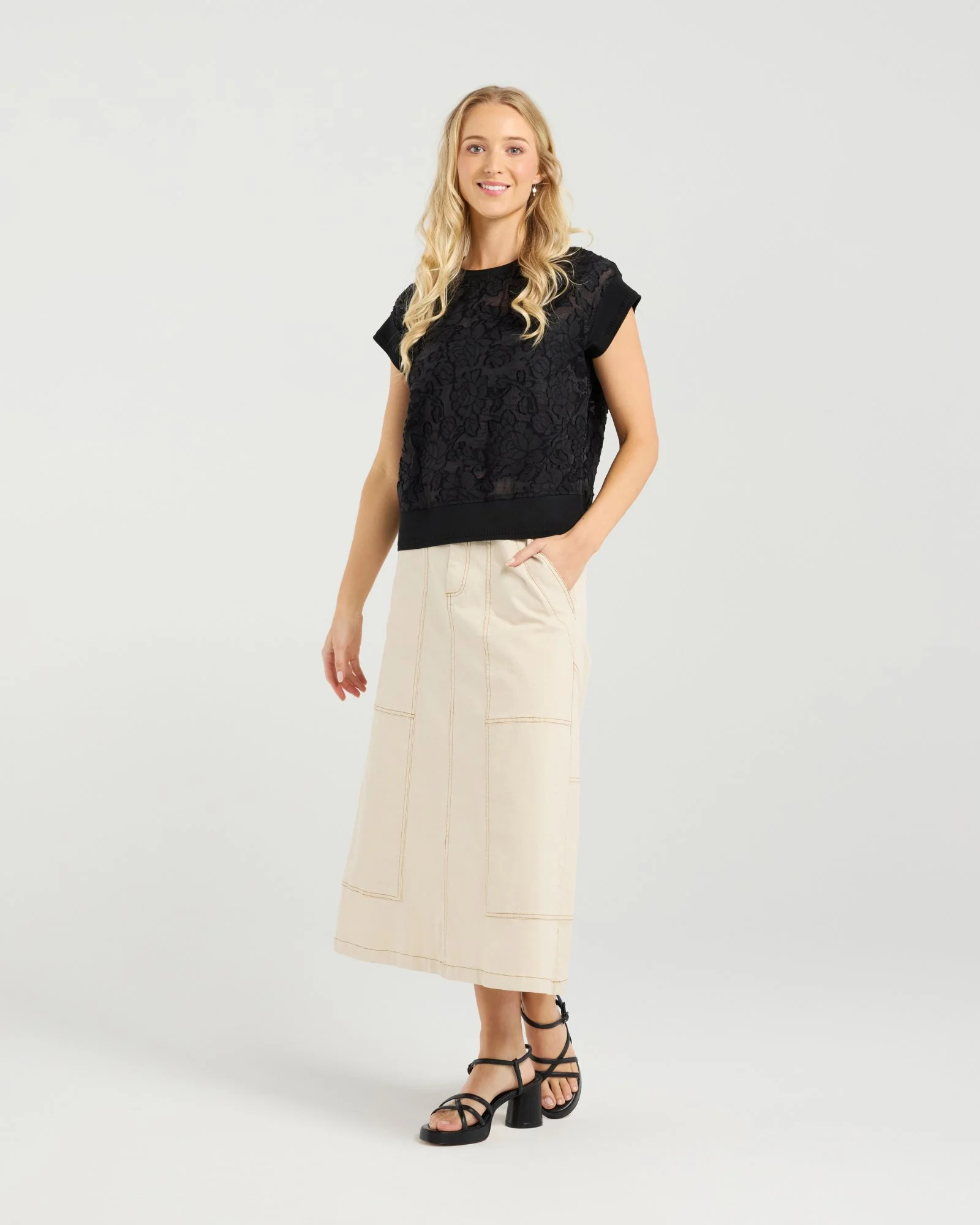 EA9006B Sierra Top Shadowed Florals (4).jpg