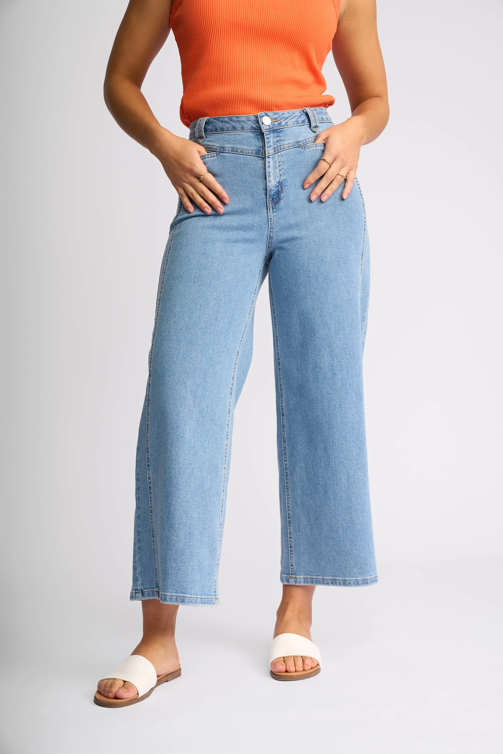 knewe-k7122-index-jean-light-wash-denim-(5).jpg