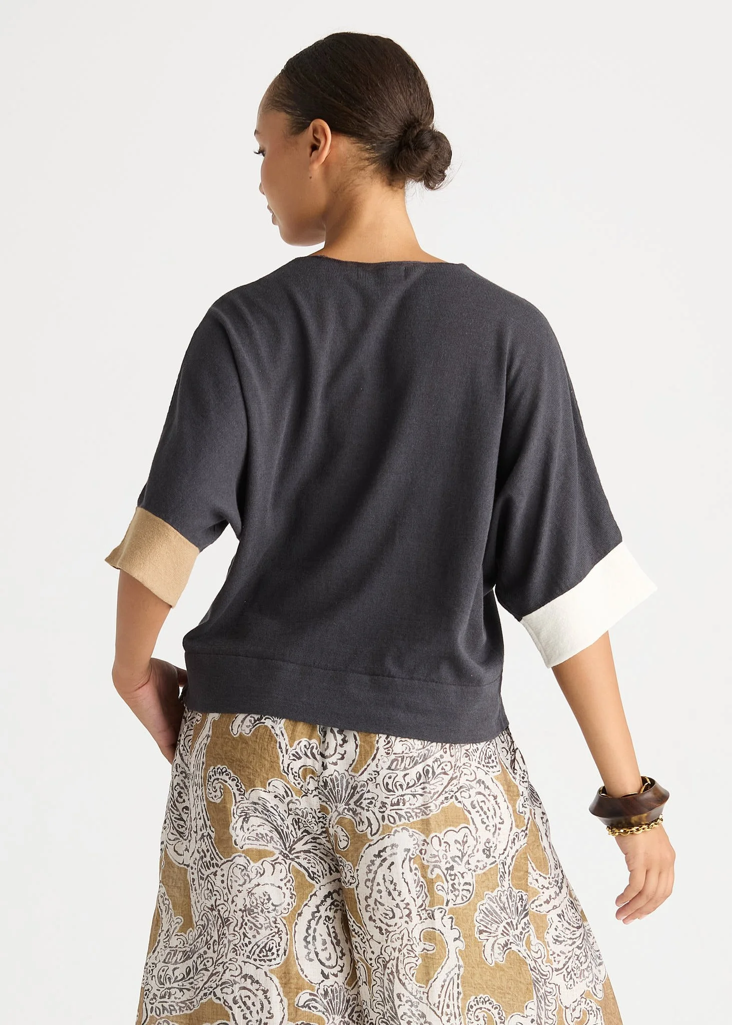 LC8861 GRAPHITE Contrast Cuff Top