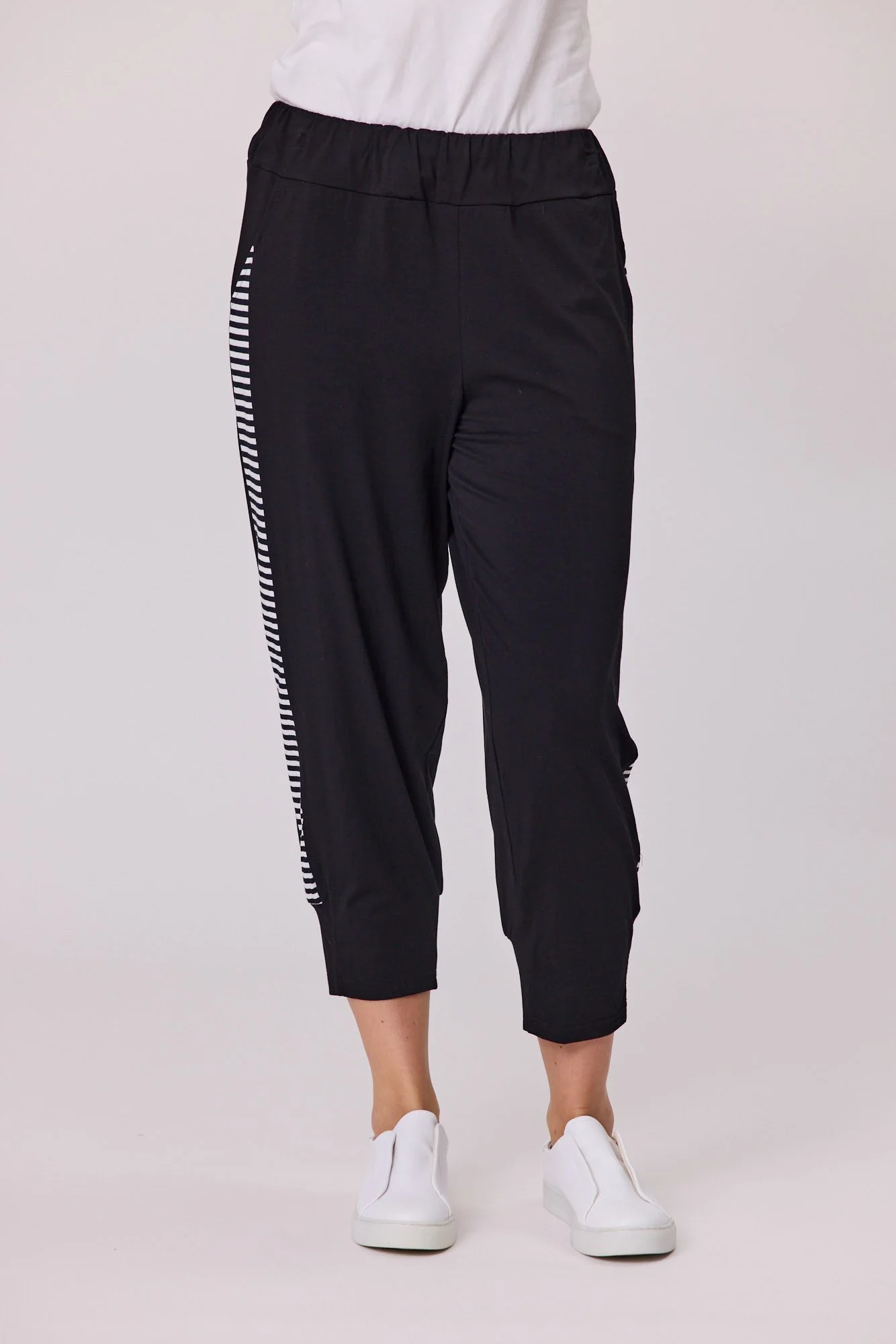 Democracy Ease Side Stripe Panel Pant