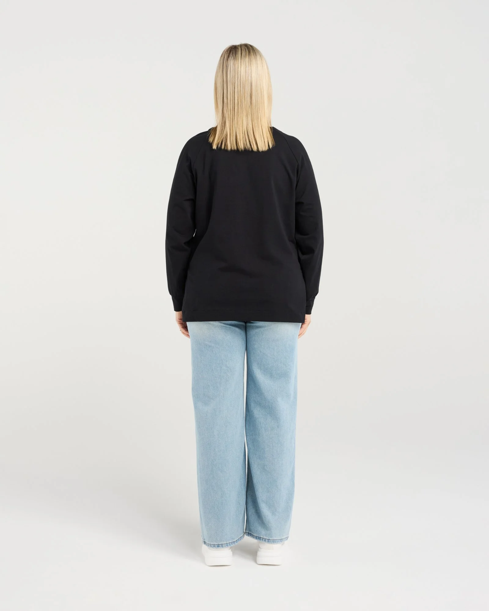 ZC4012B Calla T-shirt Black (1).jpg