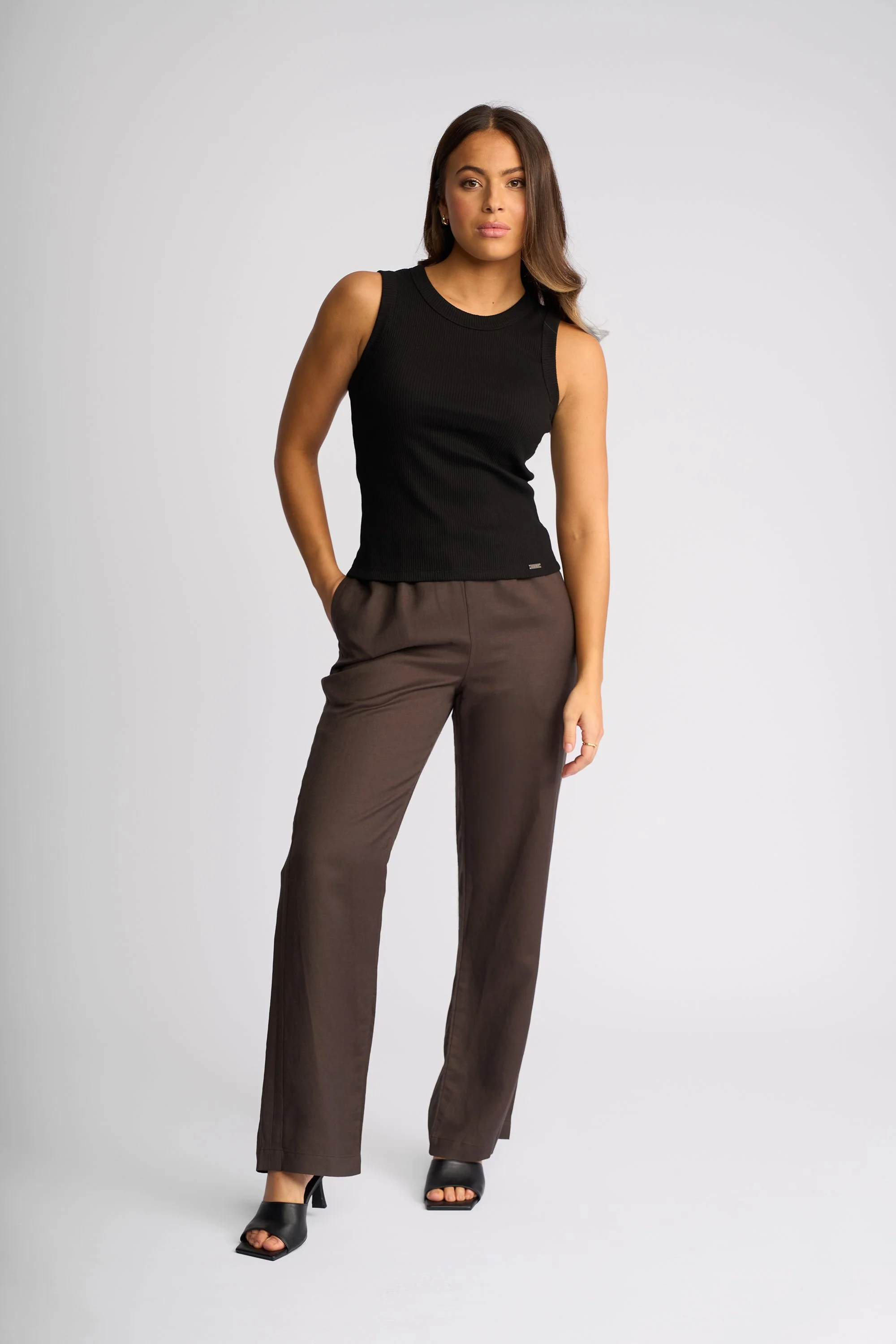 knewe-k3042-true-tank-black-(3).jpg