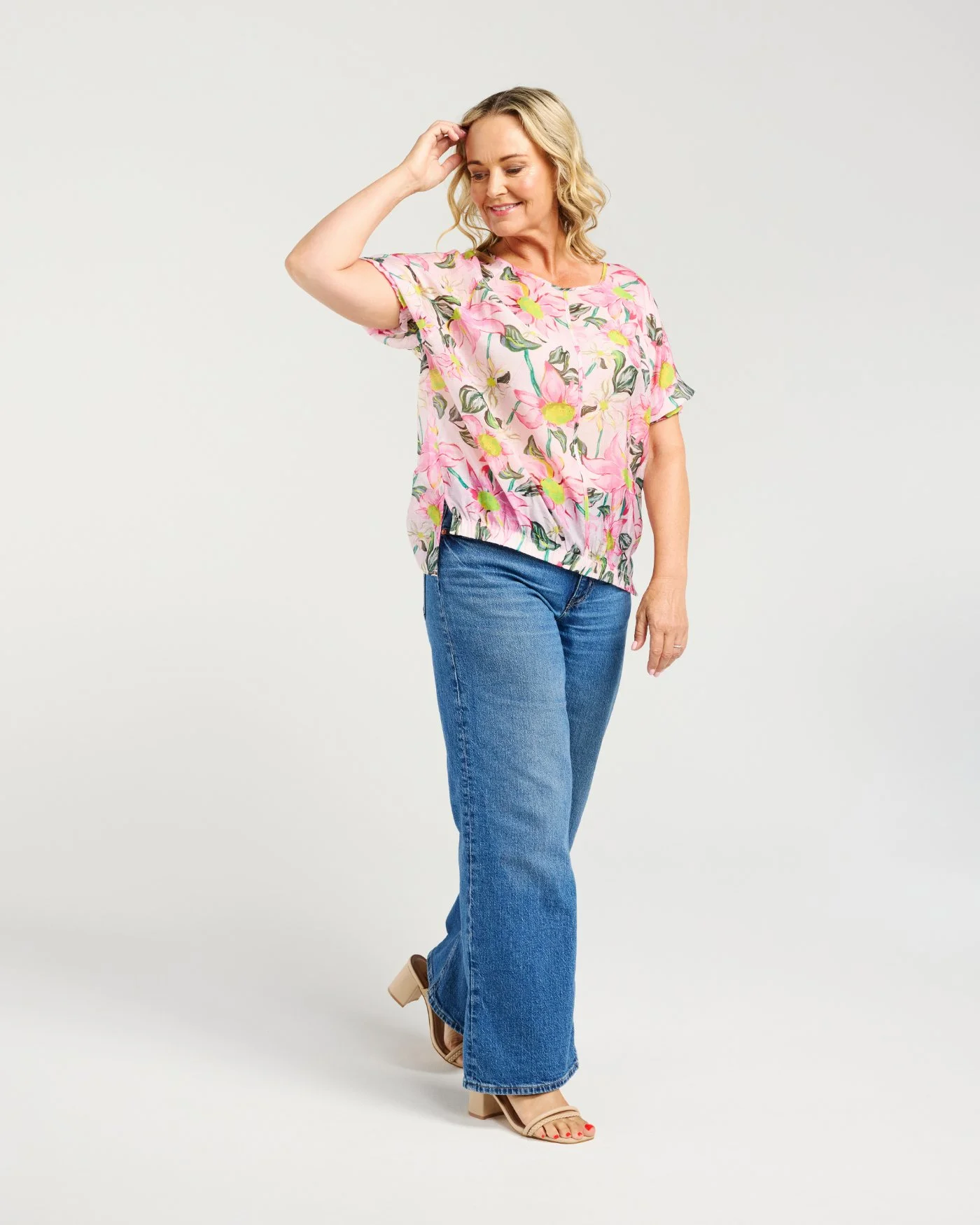Z5019-1 Ella Top Gentle Garden (4).jpg