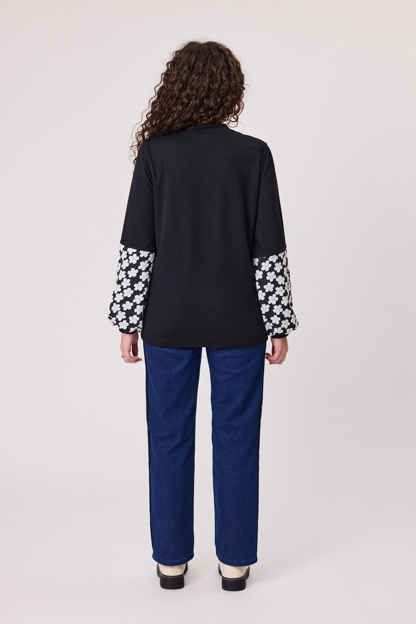 Classified Daisy Sleeve Top