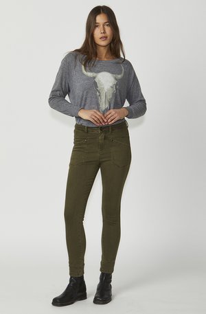 New London Pinner Jean