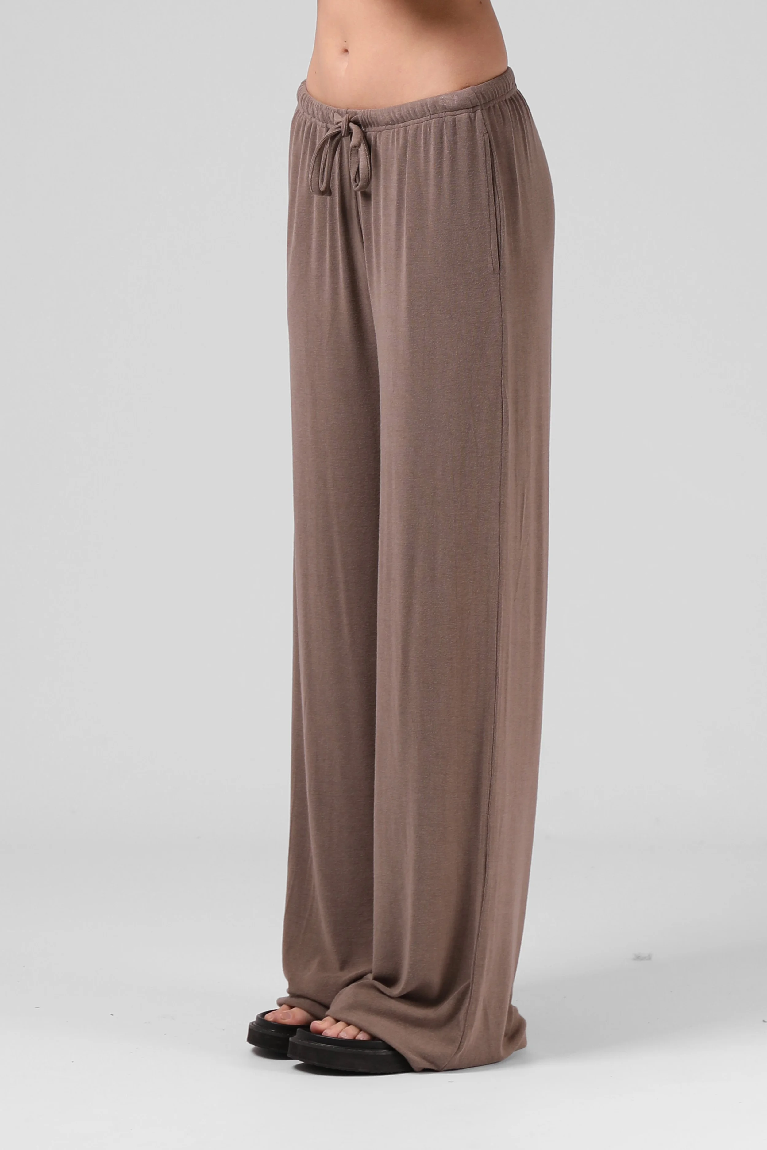 26AG08A RPM LUX EVERYDAY PANT TAUPE.jpg