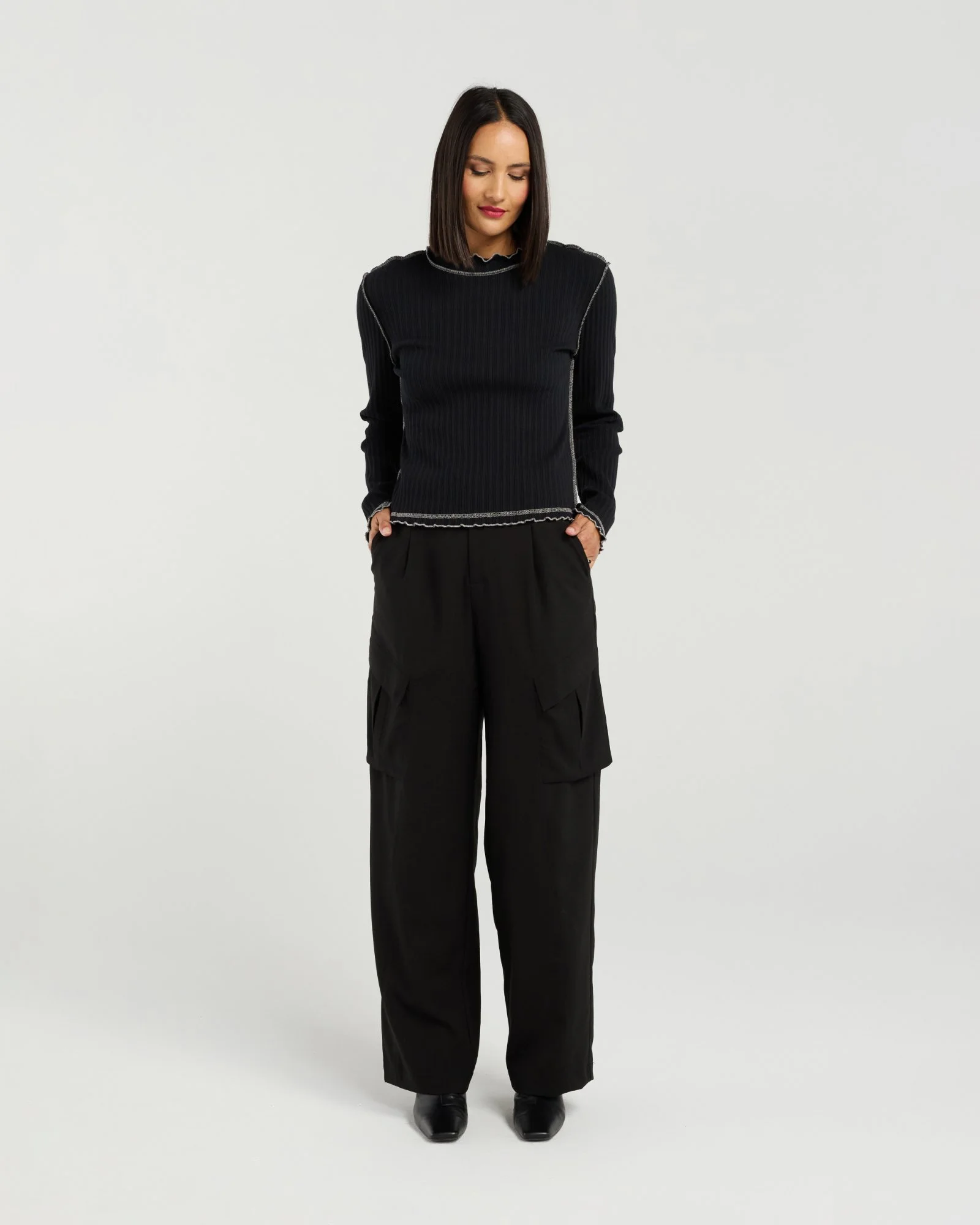 EA1013B Isla Top Black (4).jpg