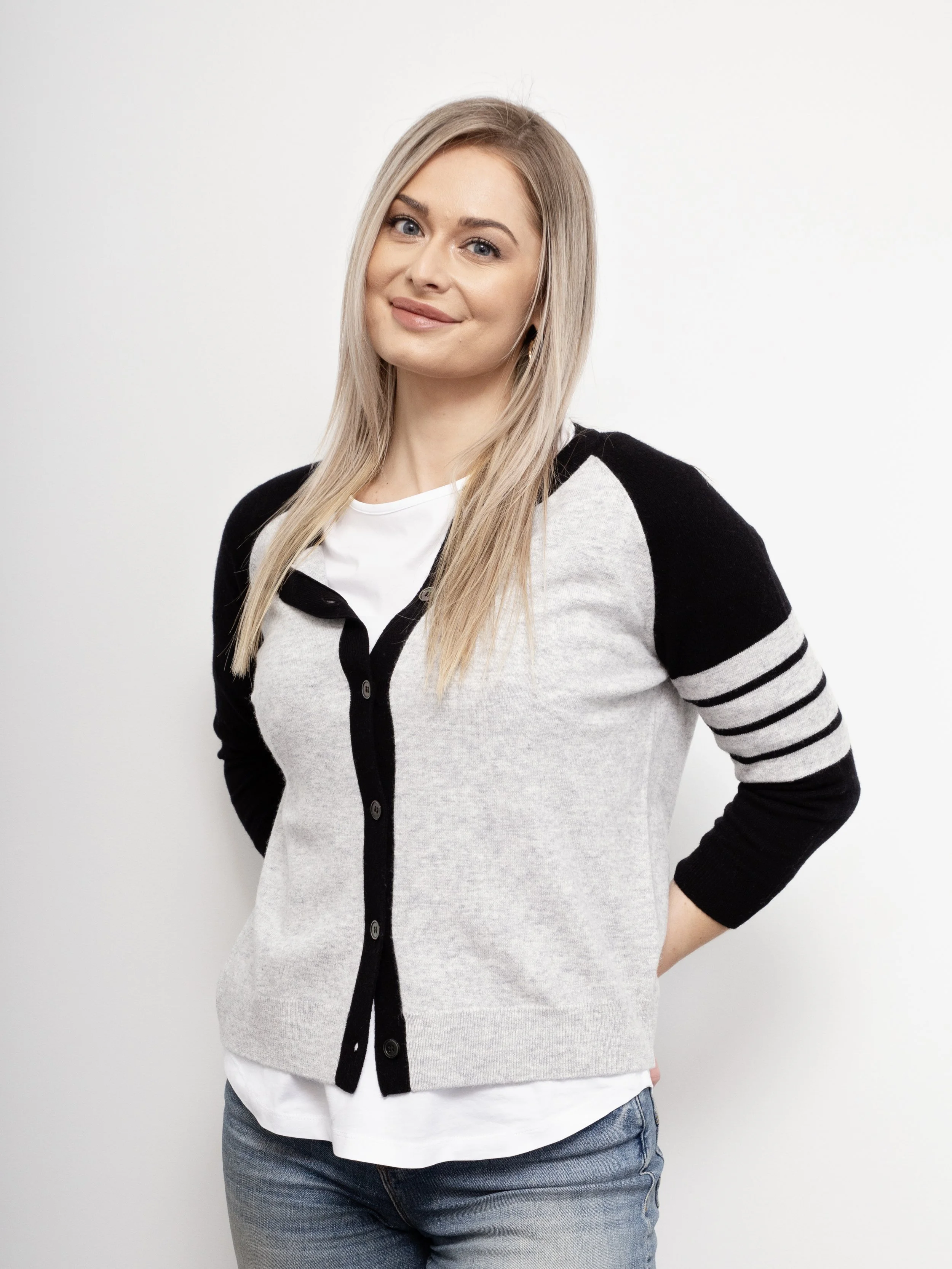 White On Black Contrast Cardi