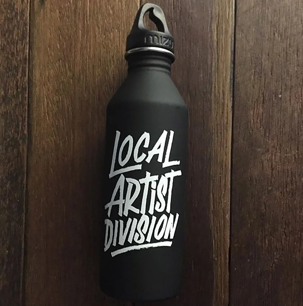 The "LA' Division x Mizu" stainless steel water bottle