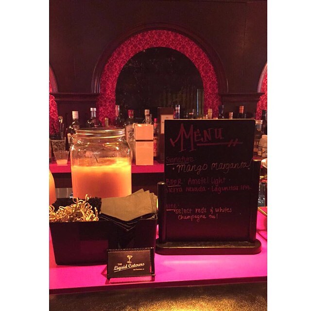 Full bar set up inside this beautiful home! We love the love story behind this bar! ❣✨🍺 *Specialty drink: Mango Margaritas .
.
.
.
.
.
.
#theliquidcaterers #sfevents #pme #tlc #bartenderforhire #barsetup #mangomargarita #replicabar