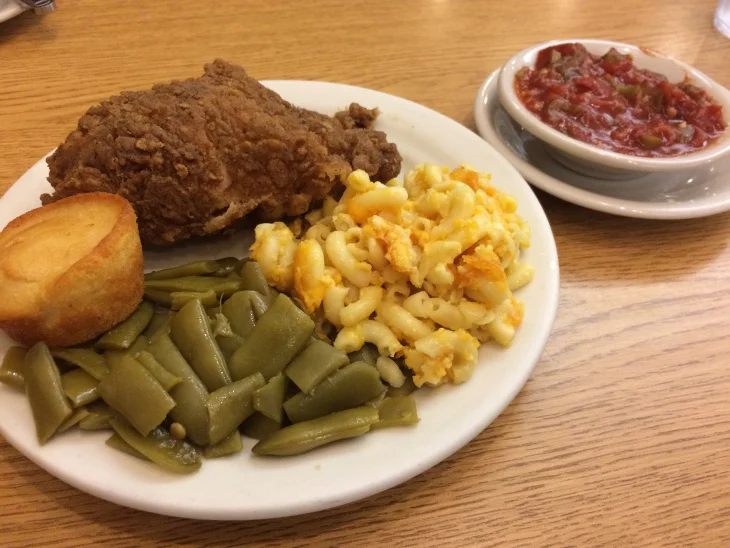 YOU DIDN’T THINK I WAS GOING TO DRIVE THROUGH SOUTH CAROLINA WITHOUT A MEAL LIKE THIS DID YOU? THANK YOU TO THE VOLUNTEER AT THE CONGAREE VISITORS CENTER WHO RECOMMENDED LIZARD THICKET. I APOLOGIZE TO ALL WHO WERE OFFENDED WHEN AFTER DINNER I UNDID MY BELT AND TOOK A NAP.