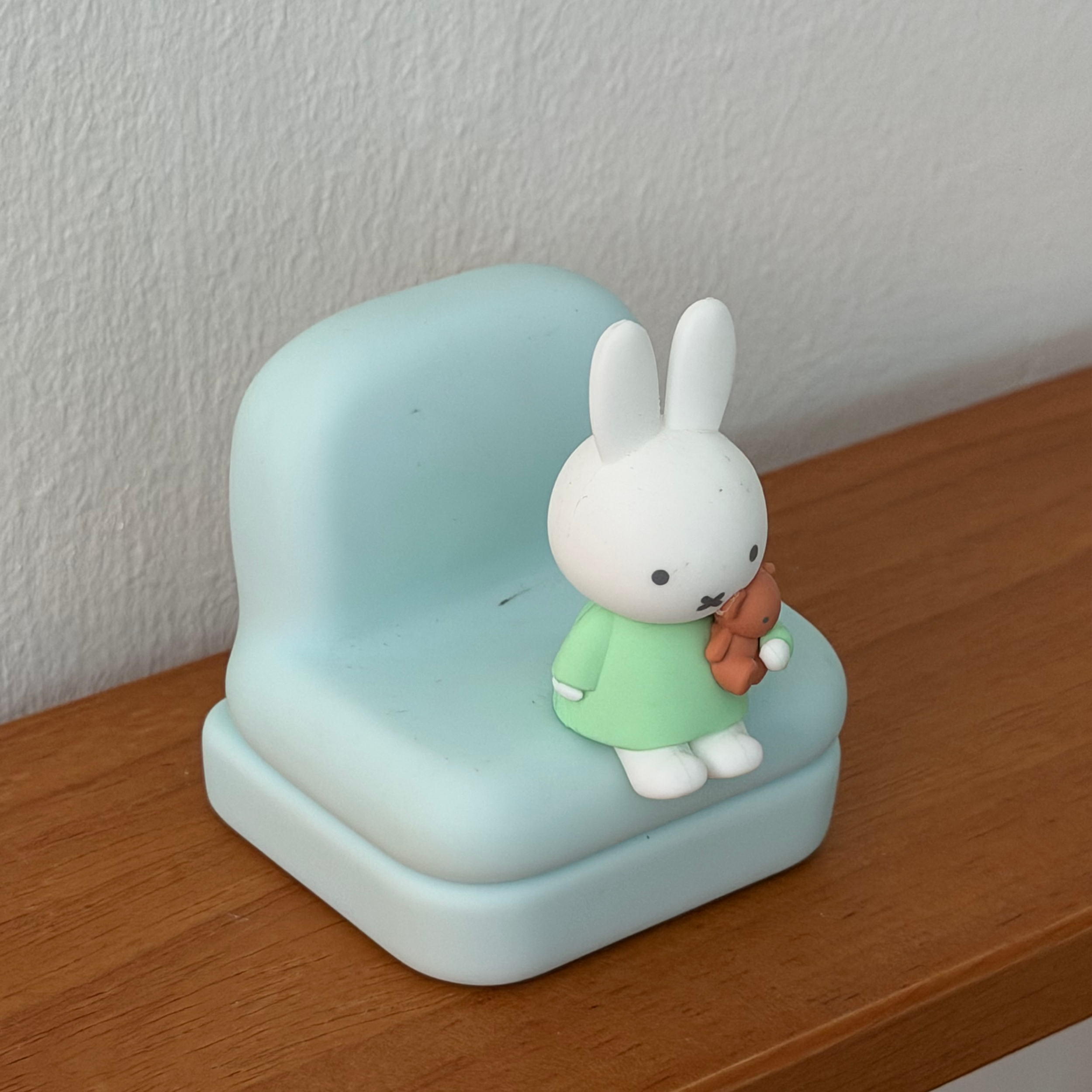 EC_Miffy Phone Stand_03.png